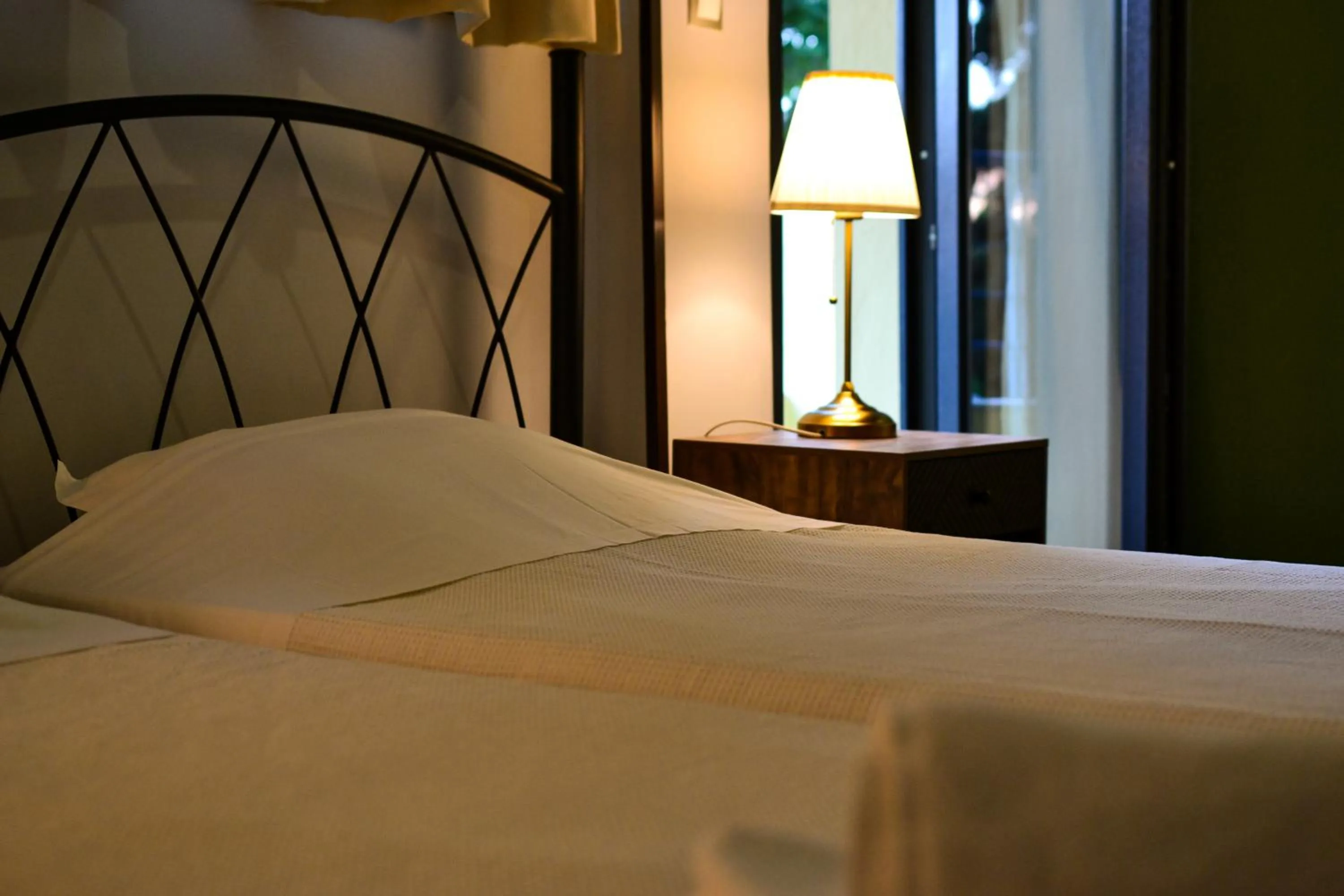 Bed in RentRooms Thessaloniki