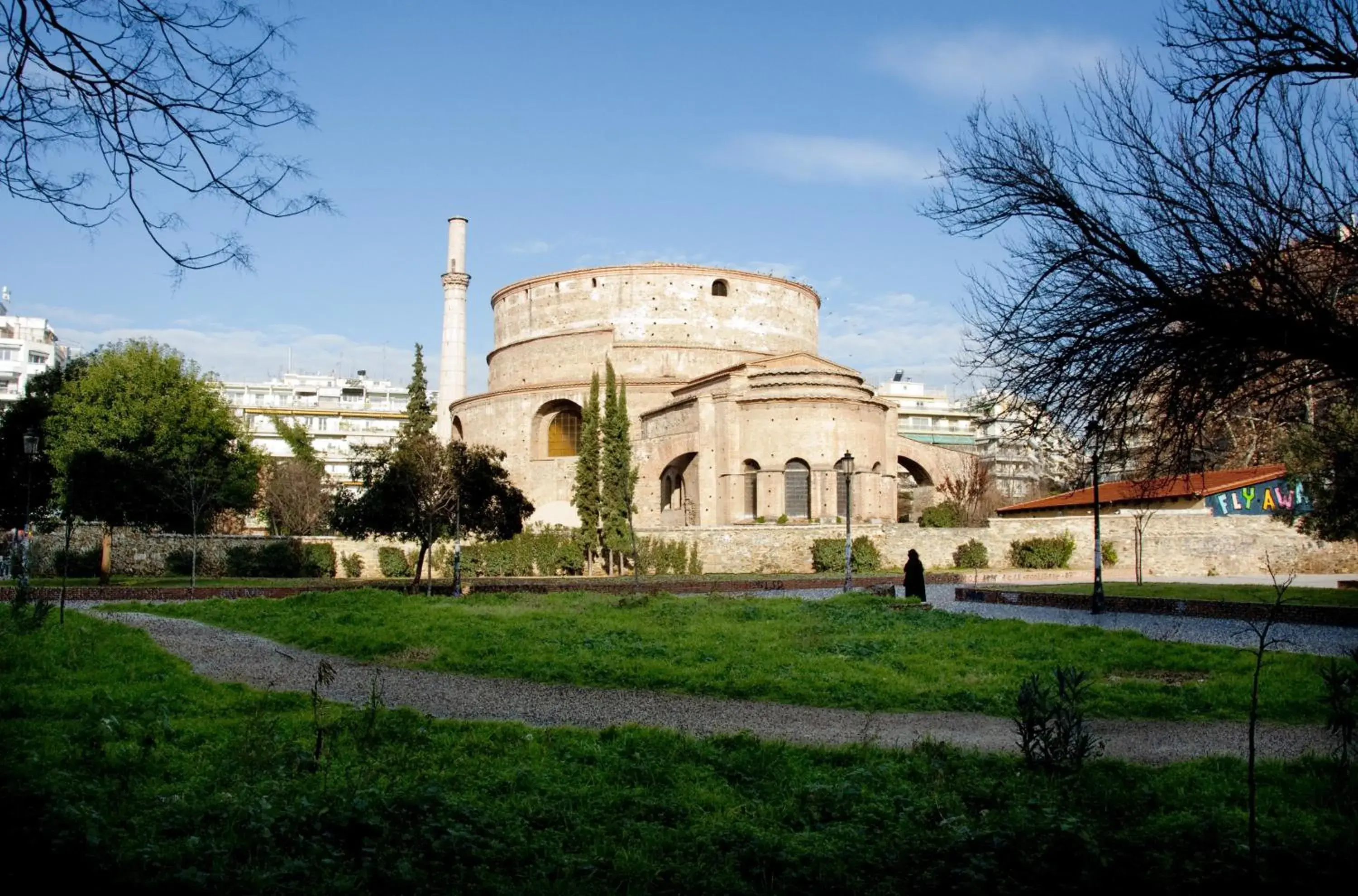 Property building in RentRooms Thessaloniki Property building in RentRooms Thessaloniki