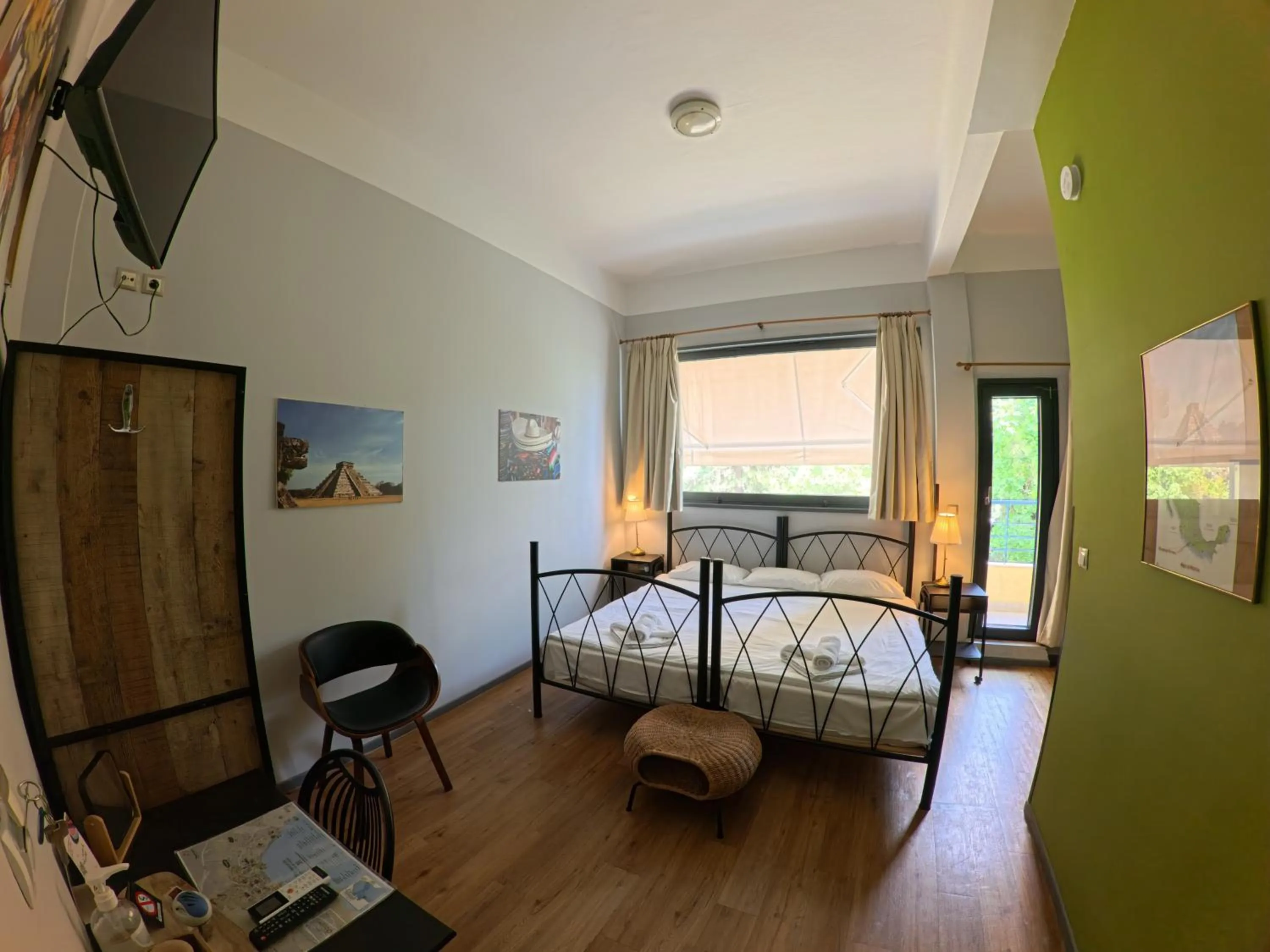 Bed in RentRooms Thessaloniki