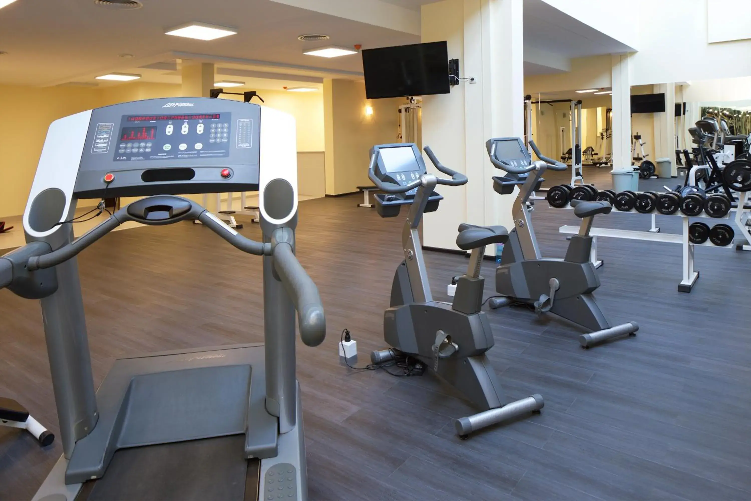 Fitness centre/facilities in Aparthotel Paradiso Fitness centre/facilities in Aparthotel Paradiso