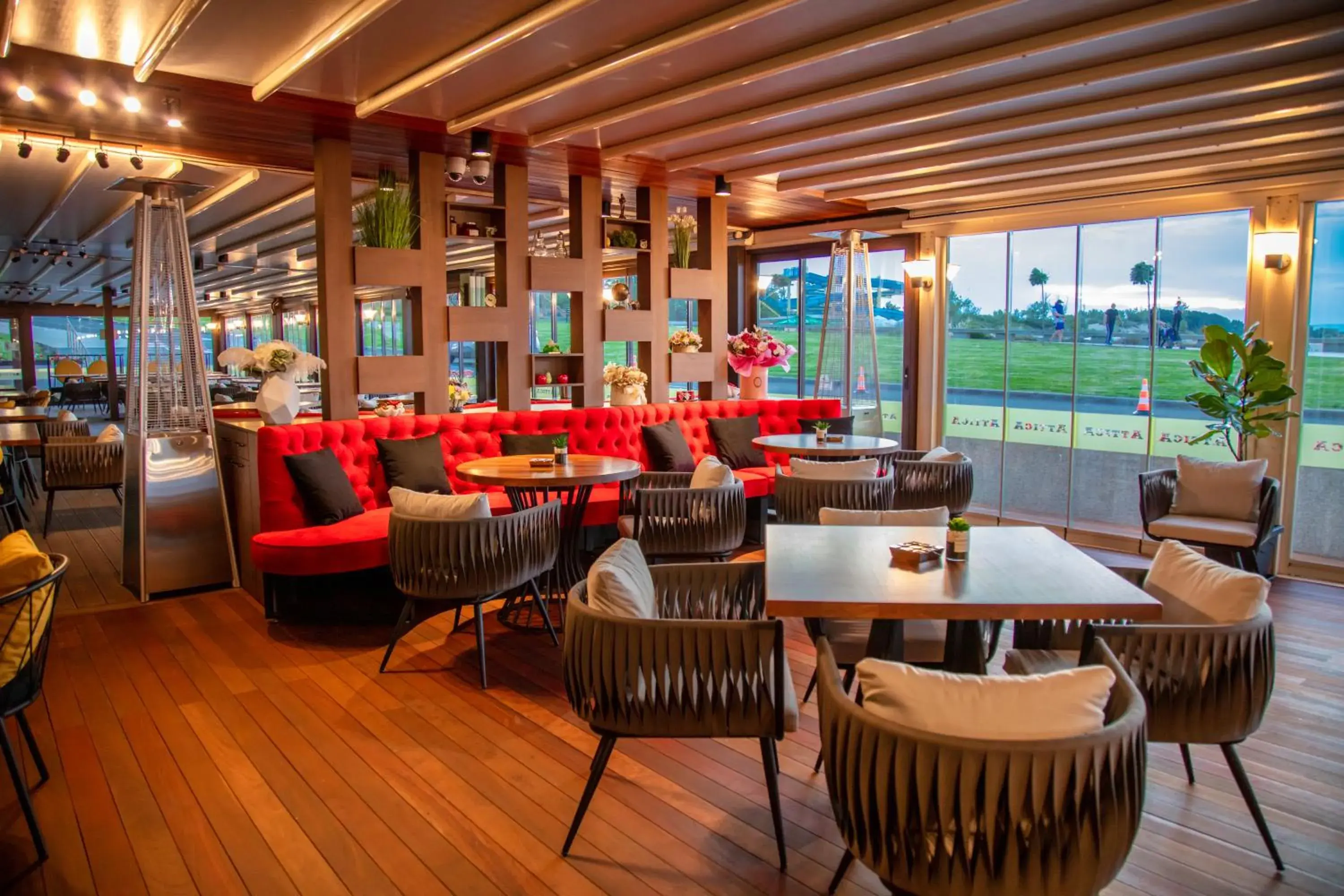 Restaurant/places to eat in Aparthotel Paradiso Restaurant/places to eat in Aparthotel Paradiso