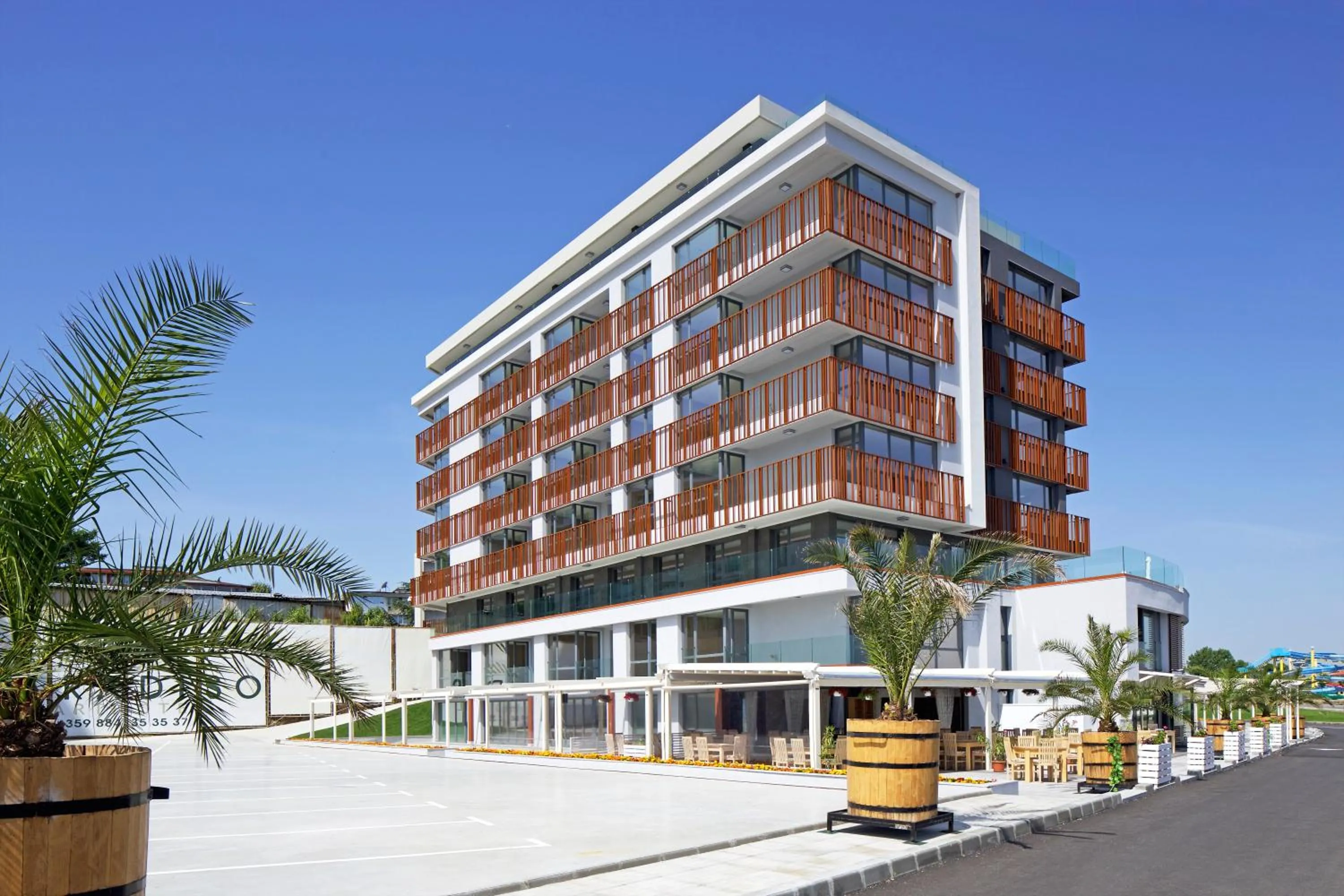 Facade/entrance in Aparthotel Paradiso