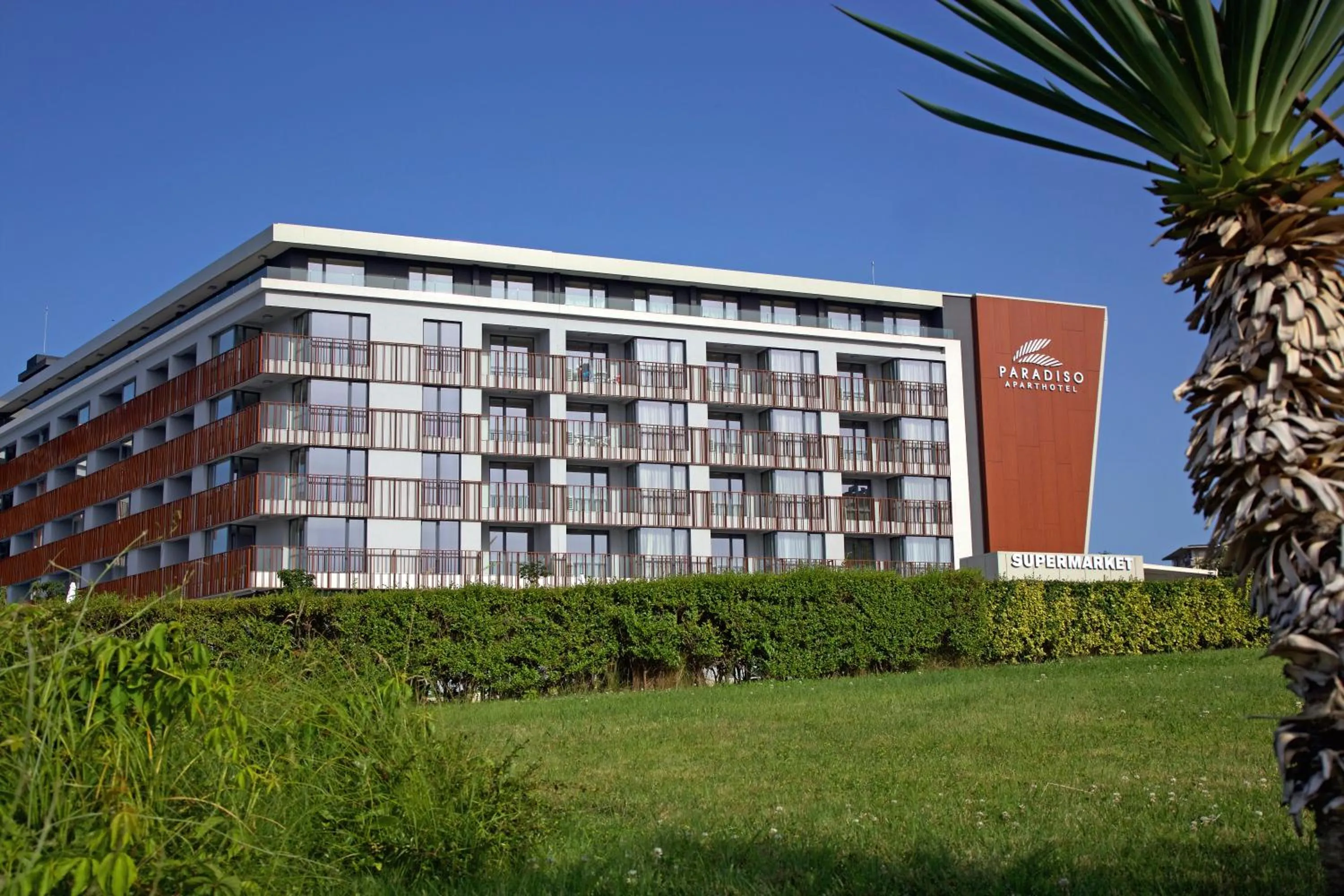 Property building in Aparthotel Paradiso