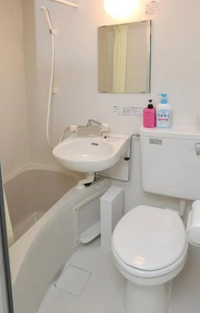 Bathroom in BJ family inn