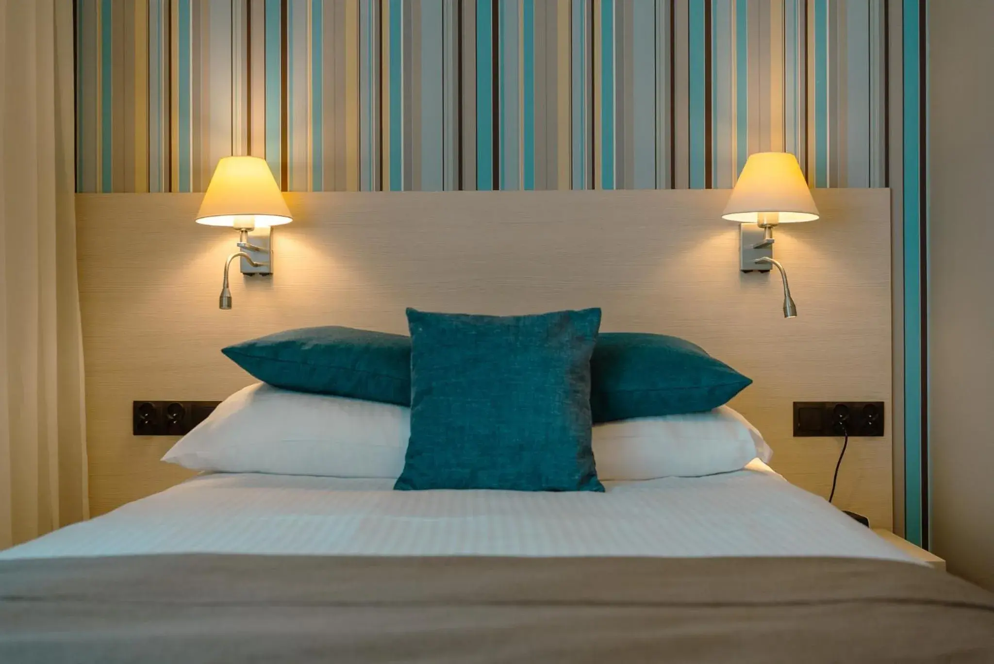 Standard queen room with access to the wellness and fitness area in Hotel Cristal Białystok Standard queen room with access to the wellness and fitness area in Hotel Cristal Białystok