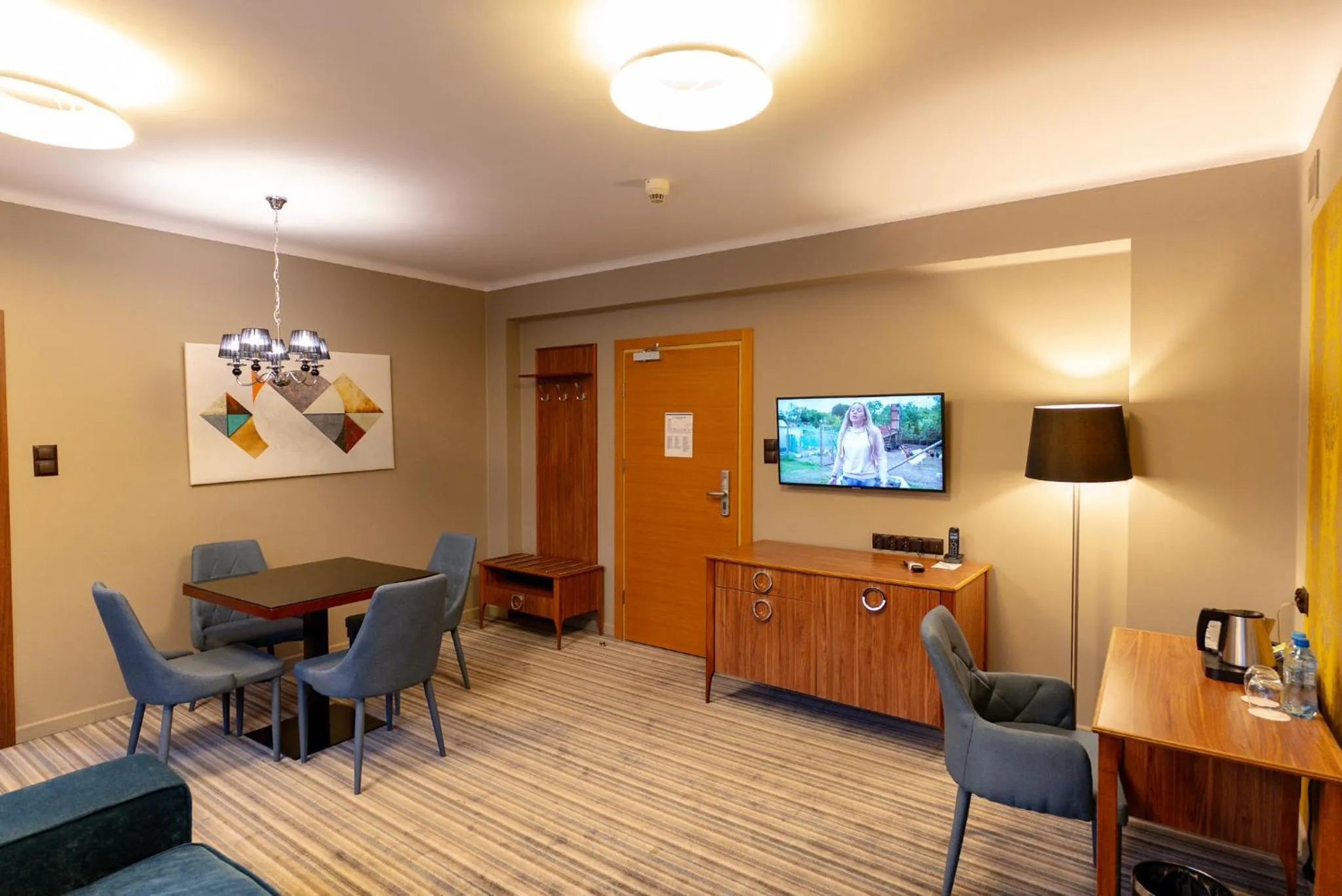 Communal lounge/ TV room in Hotel Cristal Białystok