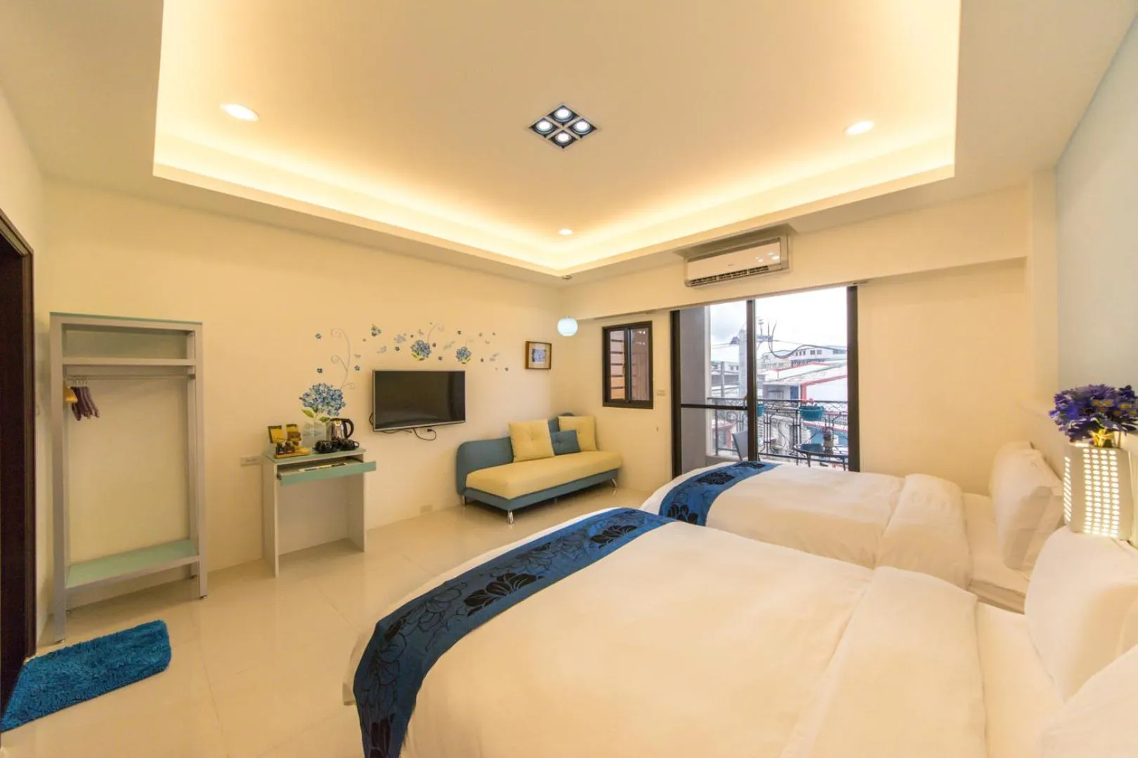 bunk bed, Bed in 醇境民宿市區車庫停車場