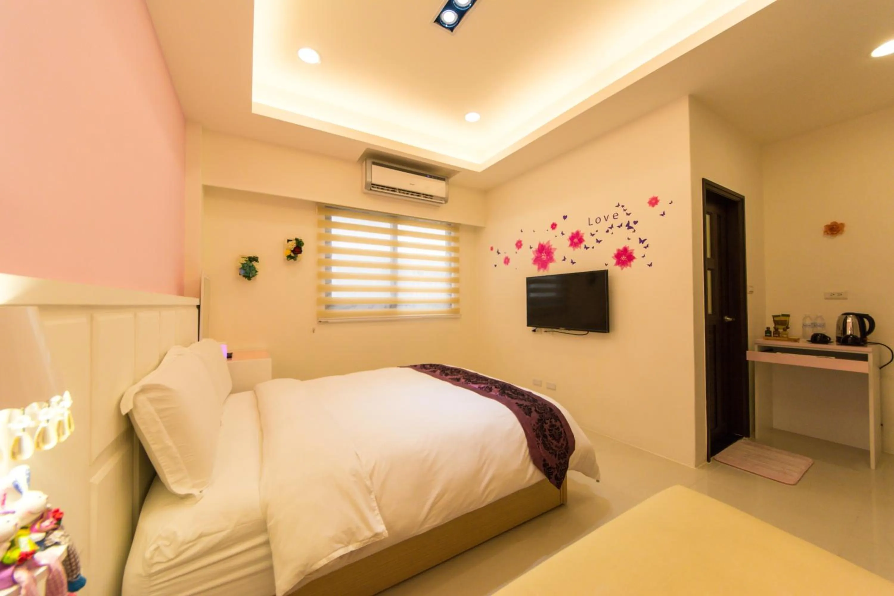 bunk bed, Bed in 醇境民宿市區車庫停車場