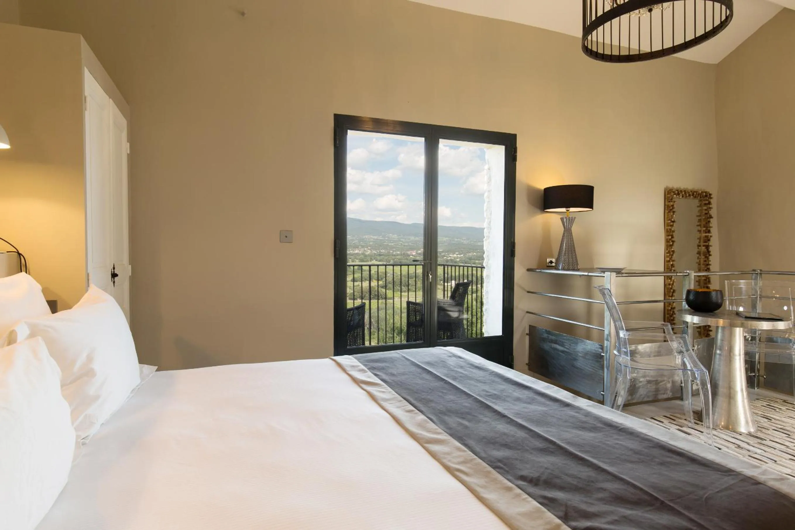 Bedroom, Bed in Hôtel La Maison de Crillon