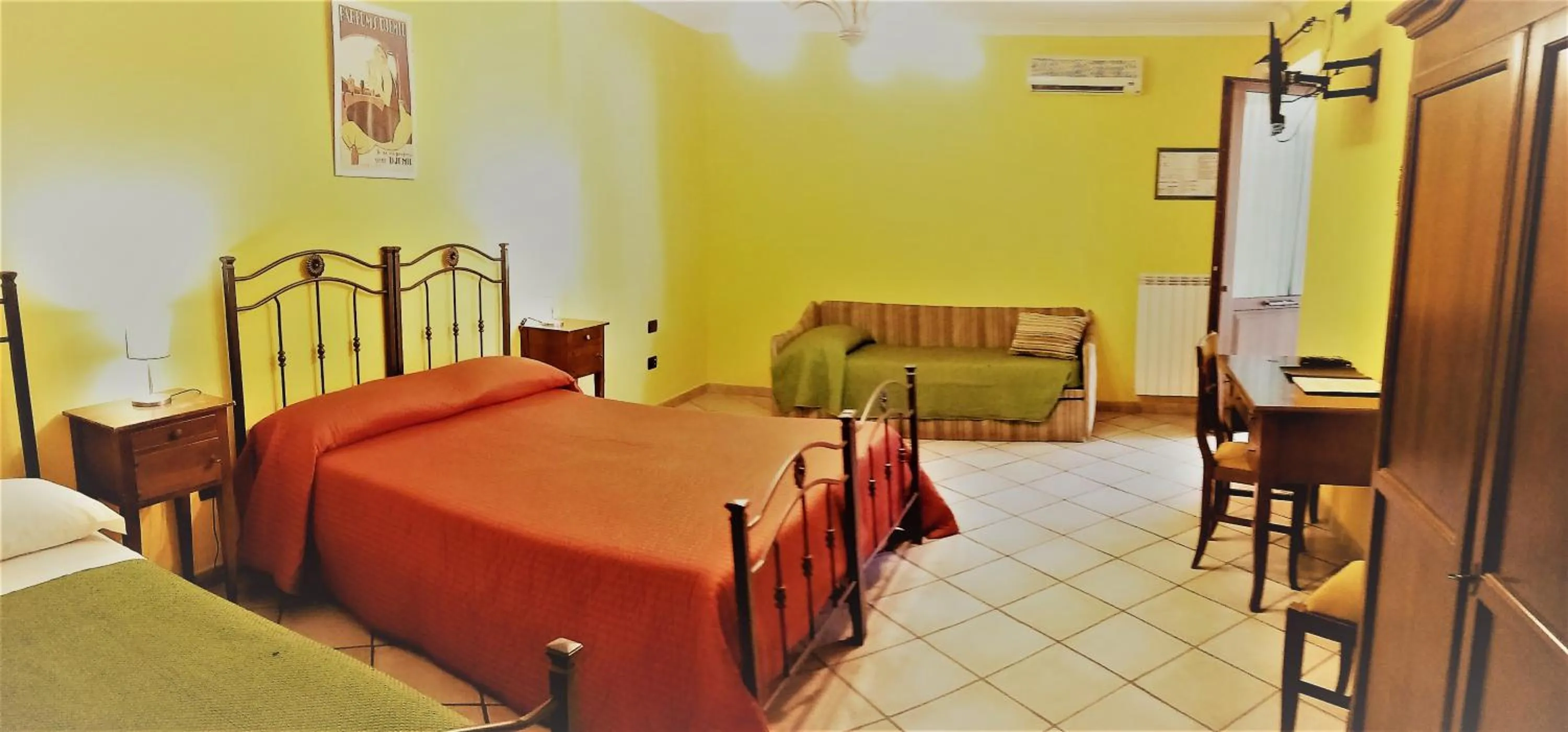 Photo of the whole room, Bed in Hotel Pace