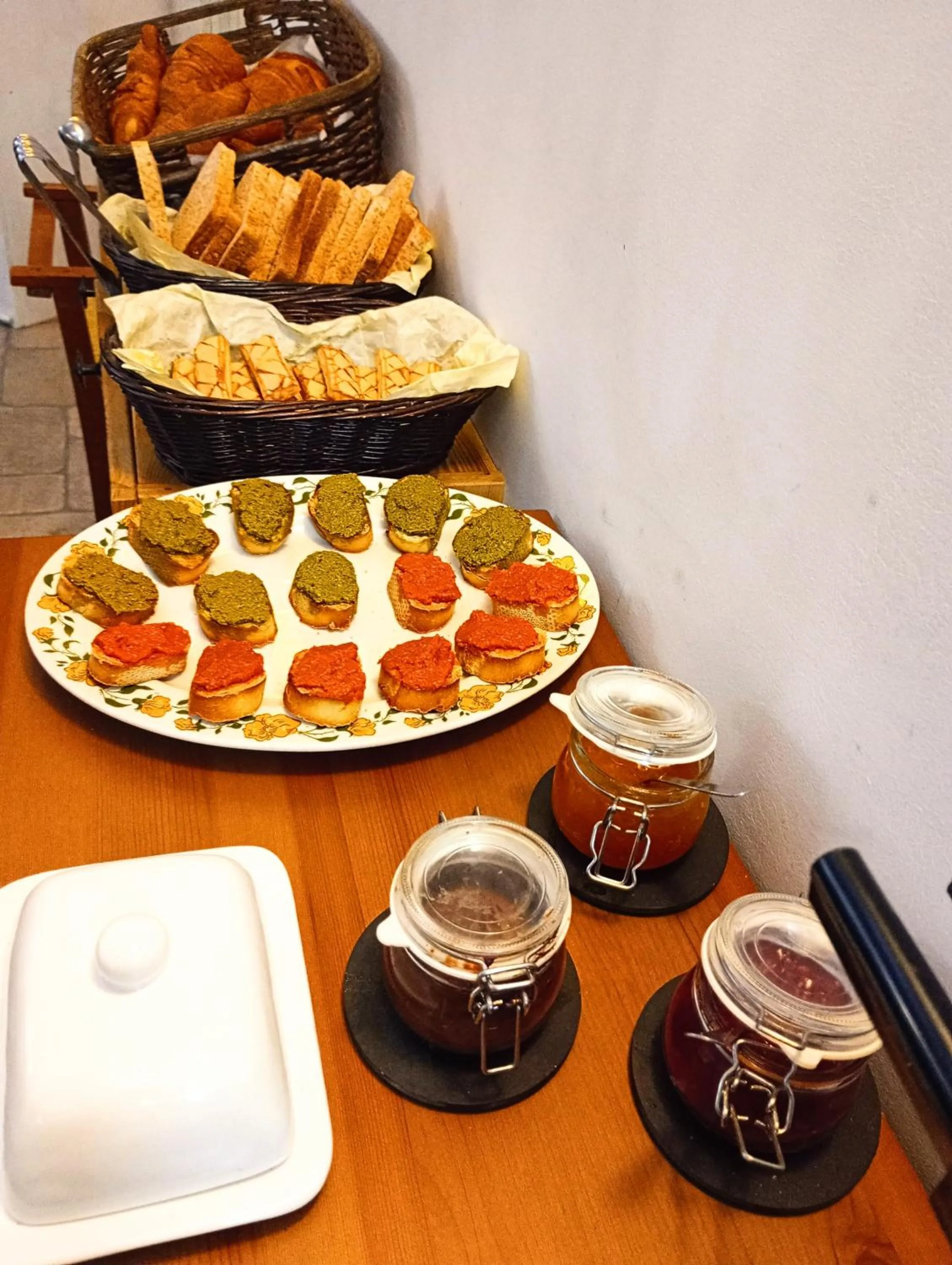 Continental breakfast in Hotel Pace