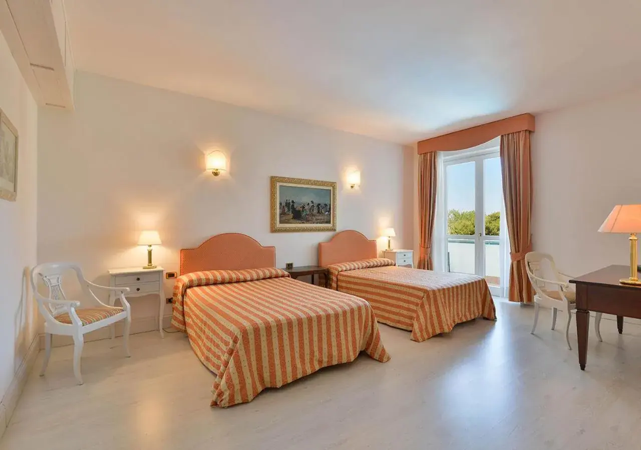 Superior Quadruple Room in Hotel Meridiana Superior Quadruple Room in Hotel Meridiana