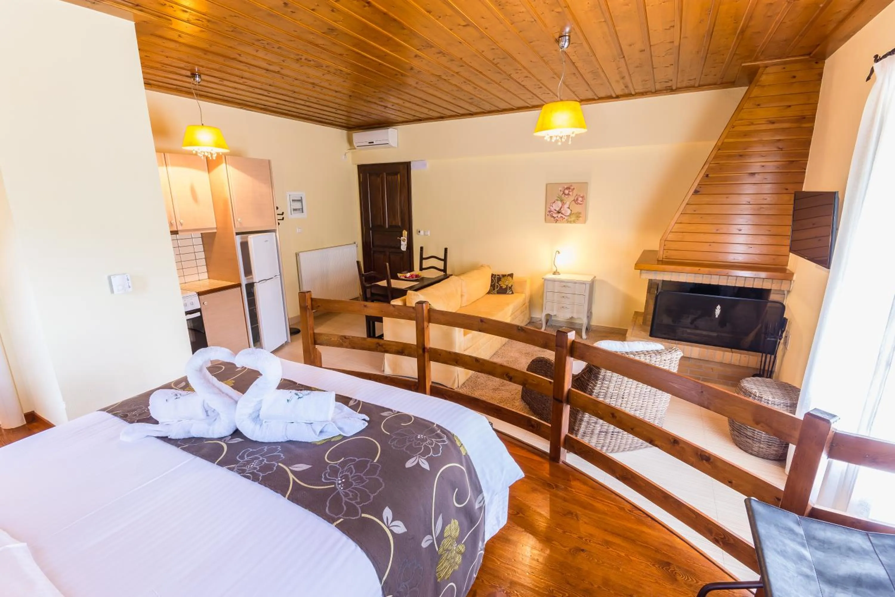 Living room, Bed in Ilaeira Mountain Resort