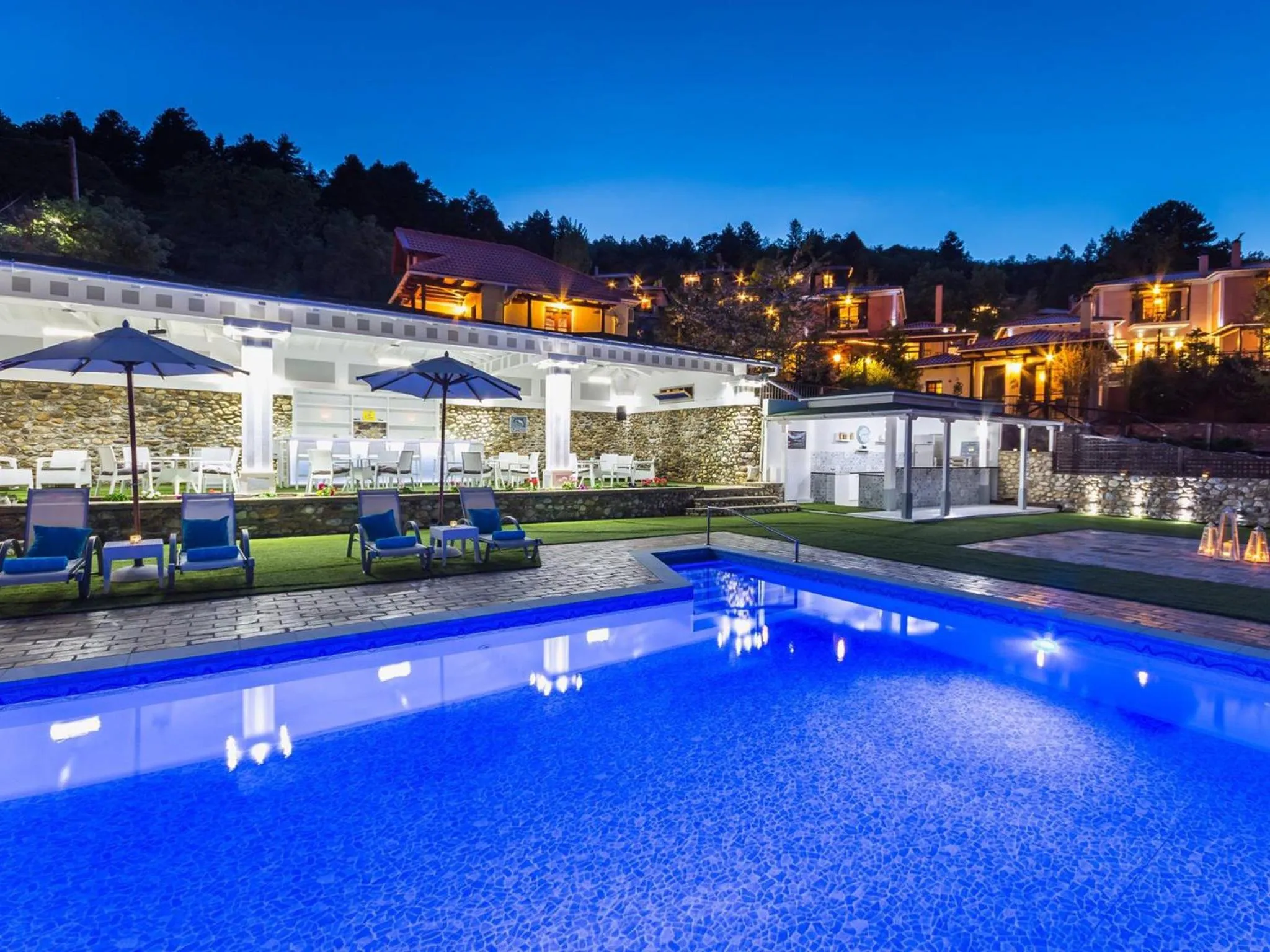 Night in Ilaeira Mountain Resort