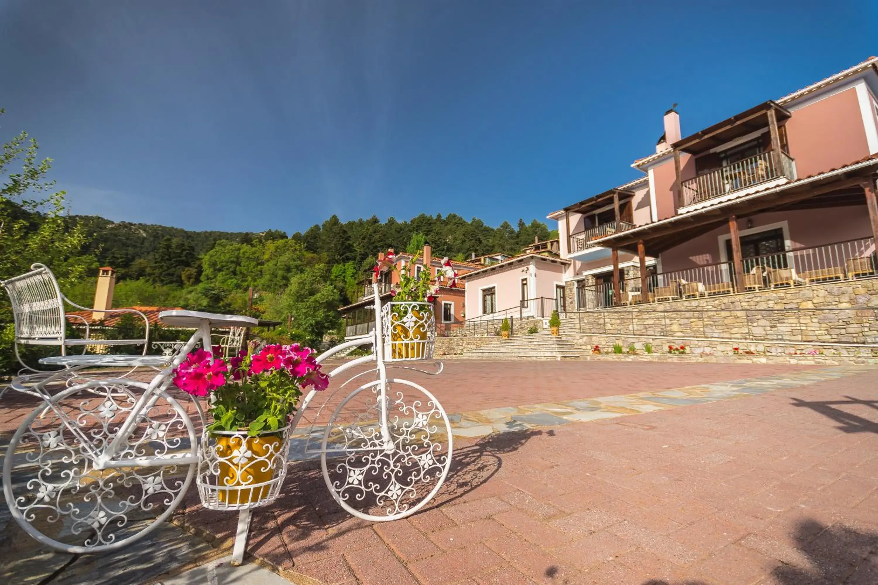 Facade/entrance in Ilaeira Mountain Resort Facade/entrance in Ilaeira Mountain Resort