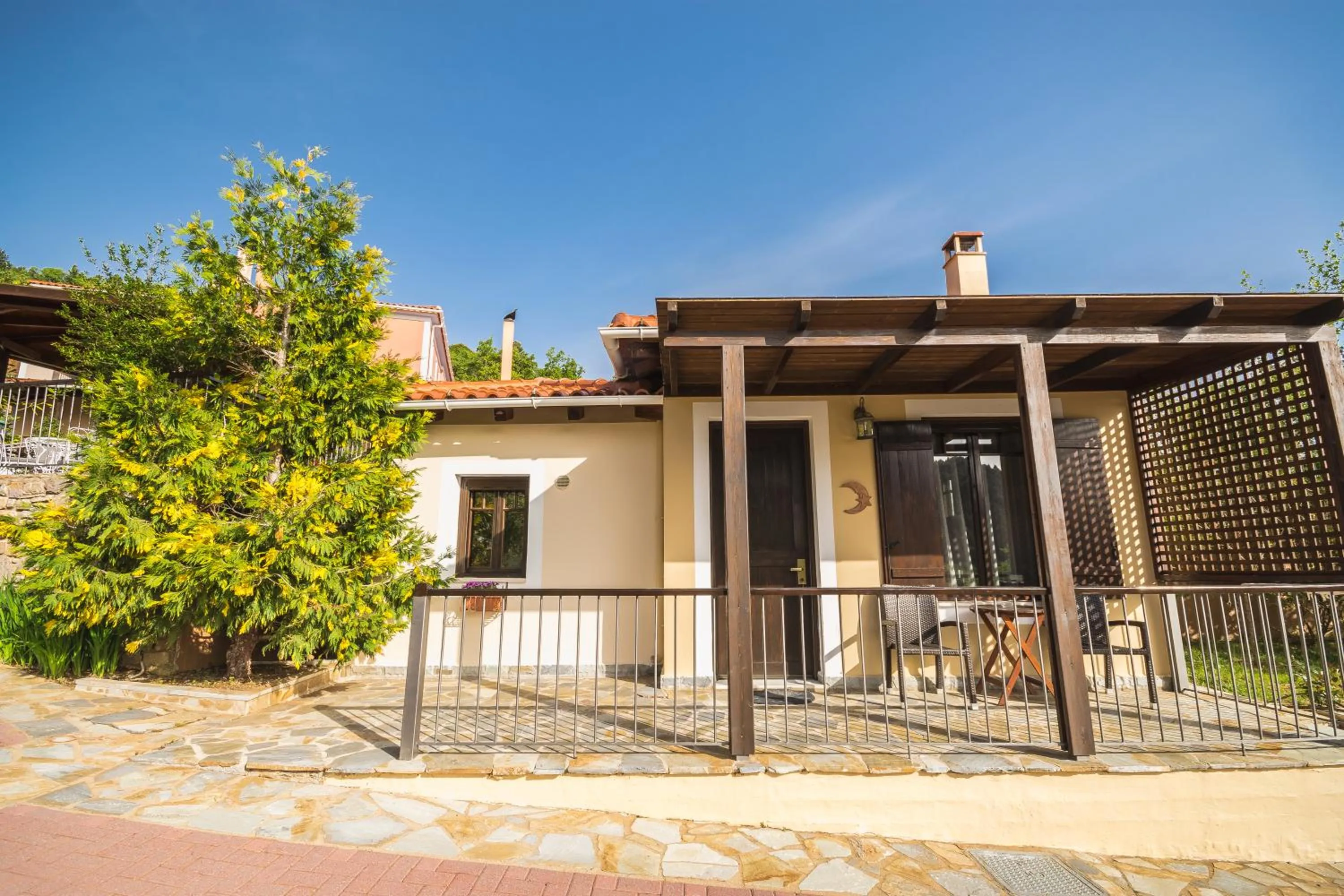 Photo of the whole room in Ilaeira Mountain Resort