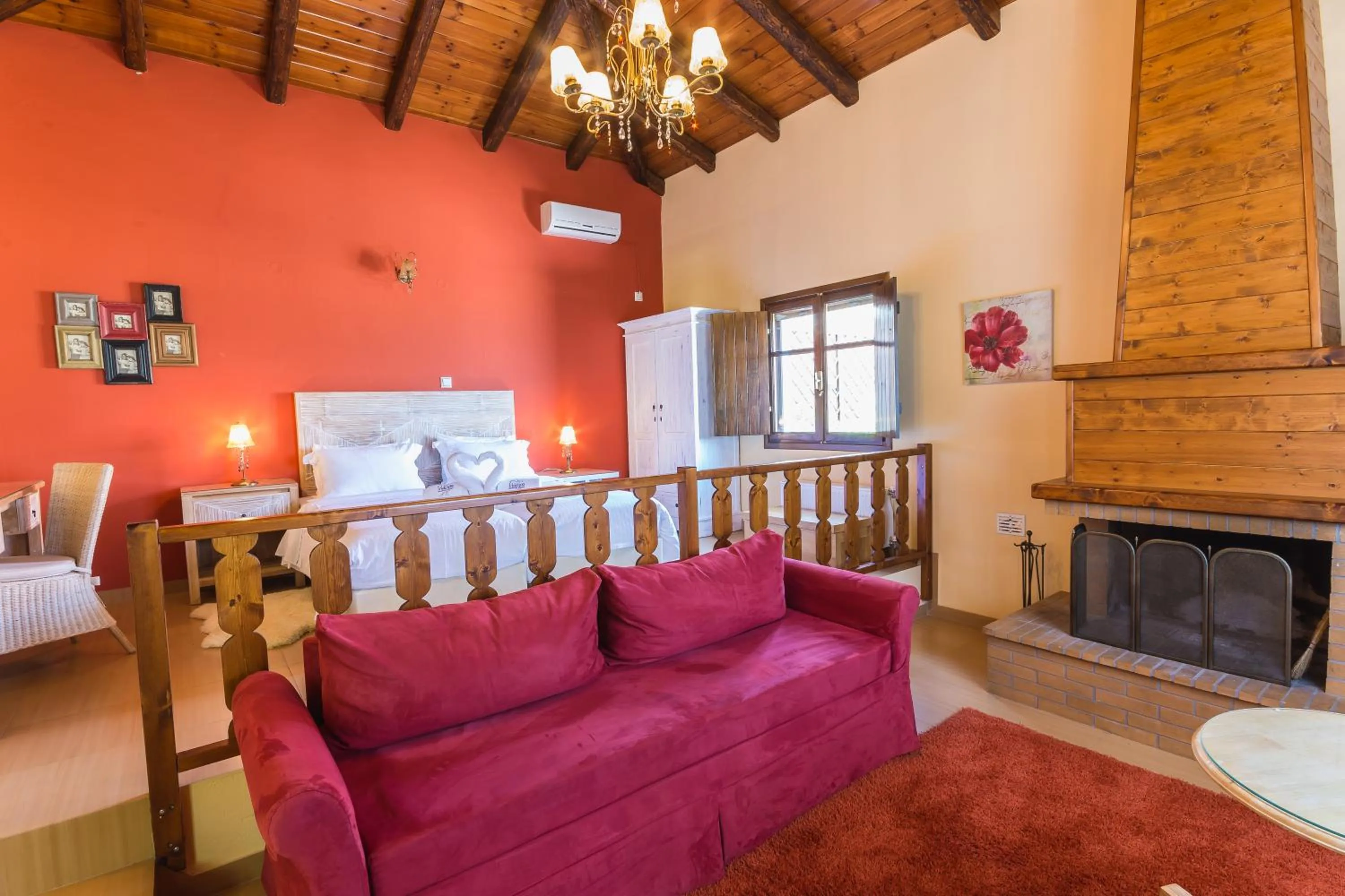 Living room, Bed in Ilaeira Mountain Resort