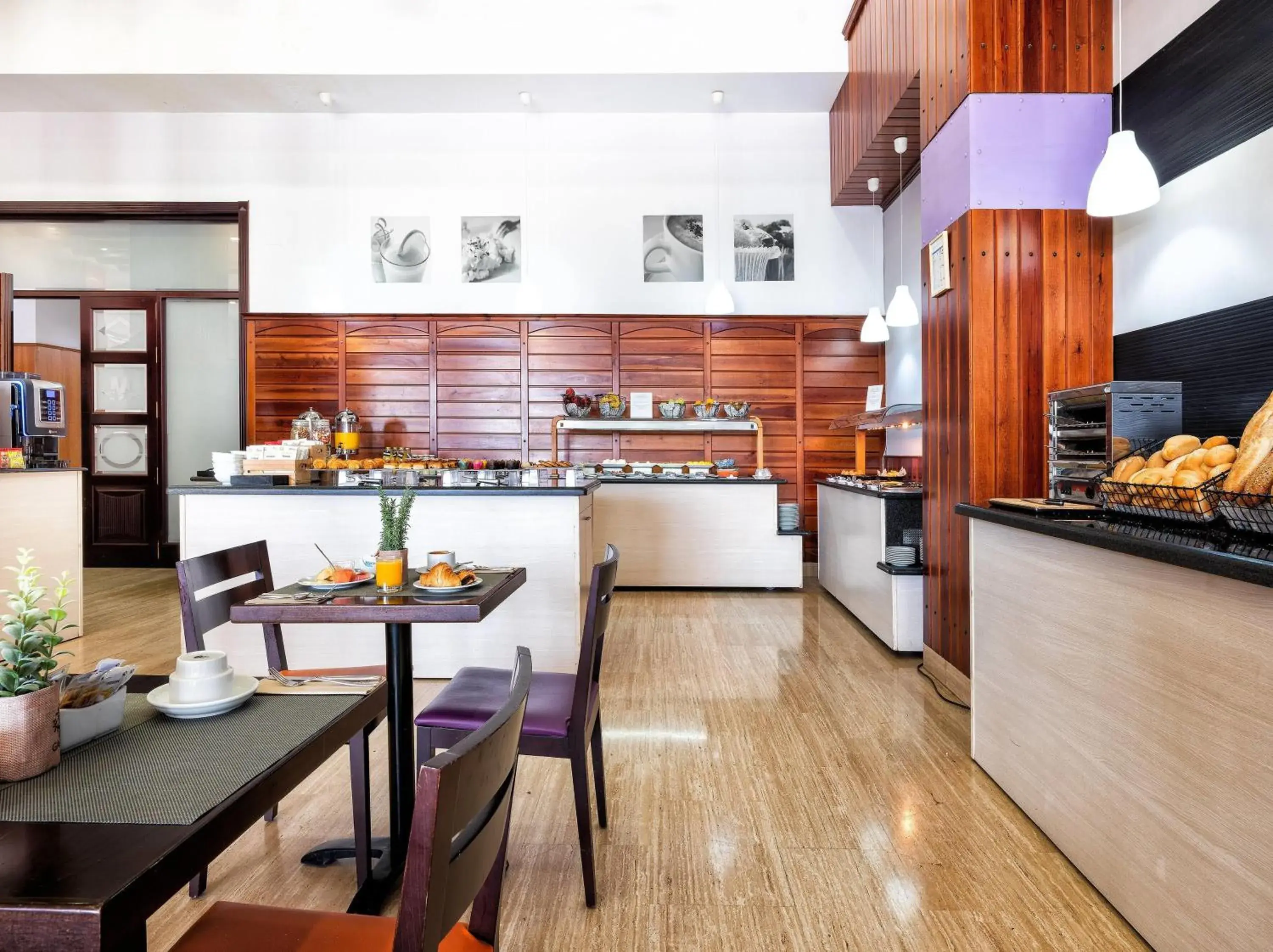 Restaurant/places to eat in Hotel Melilla Puerto, Affiliated by Meliá Restaurant/places to eat in Hotel Melilla Puerto, Affiliated by Meliá