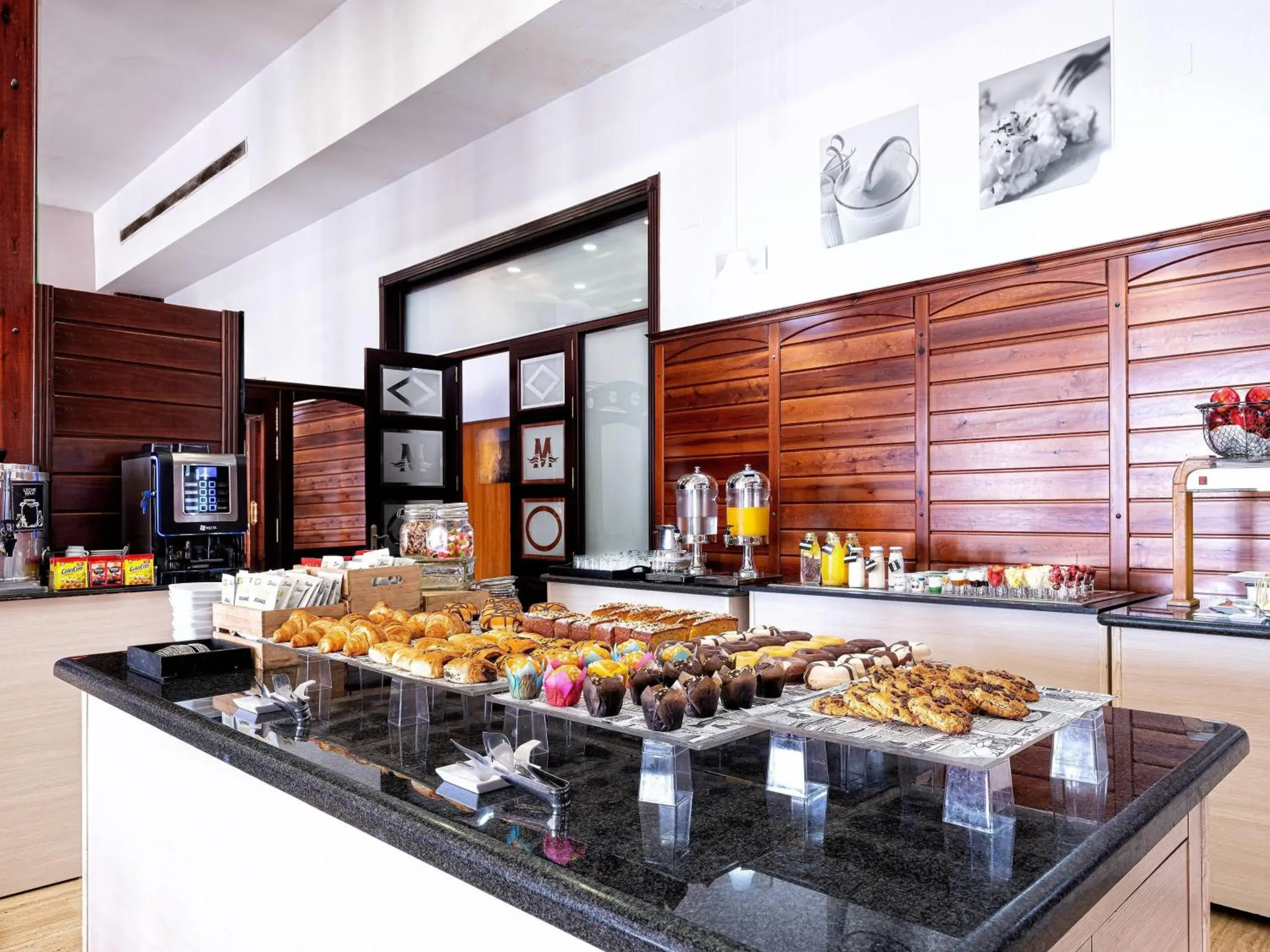 Restaurant/places to eat in Hotel Melilla Puerto, Affiliated by Meliá Restaurant/places to eat in Hotel Melilla Puerto, Affiliated by Meliá