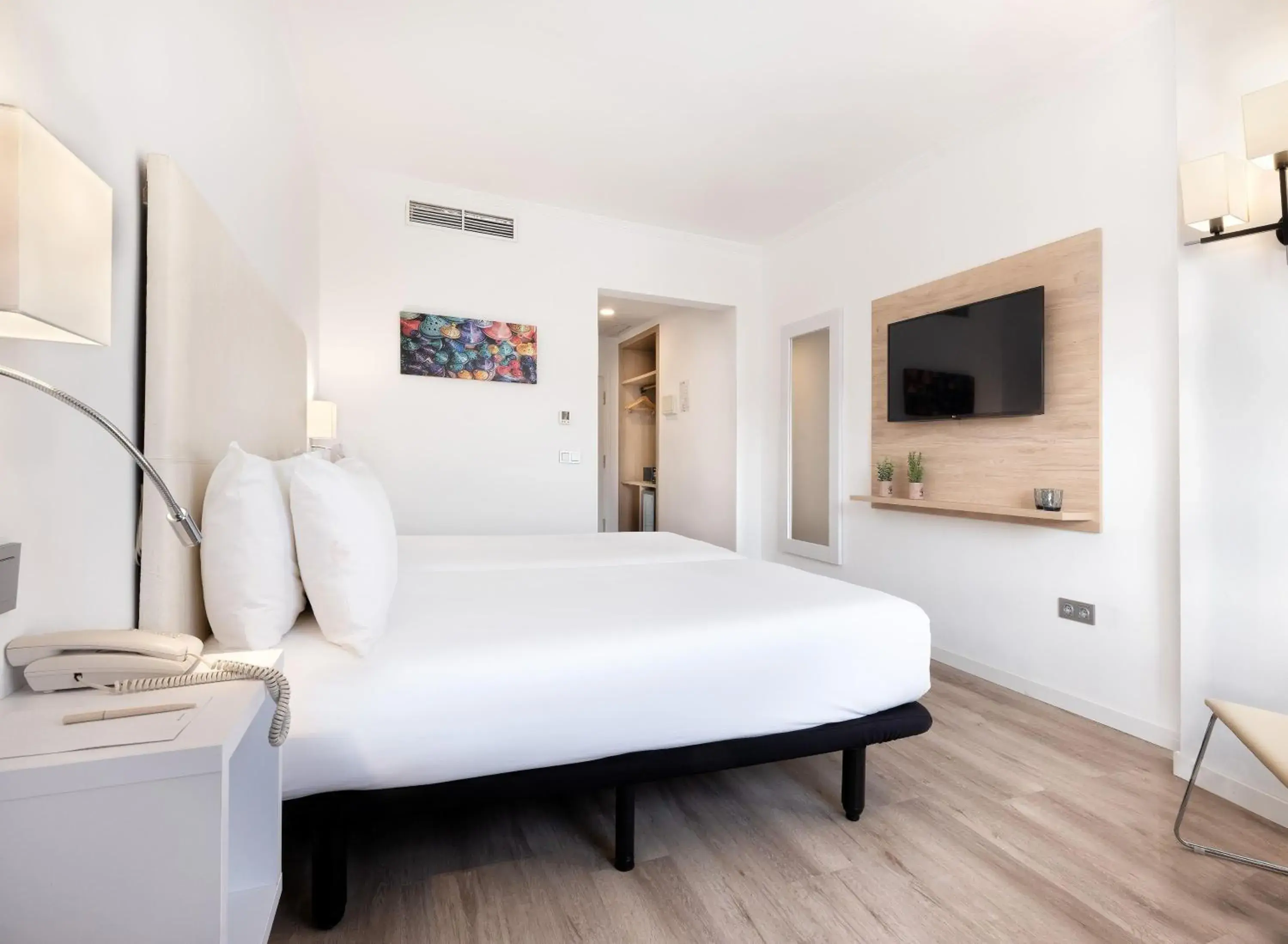 Bedroom, Bed in Hotel Melilla Puerto, Affiliated by Meliá Bedroom, Bed in Hotel Melilla Puerto, Affiliated by Meliá