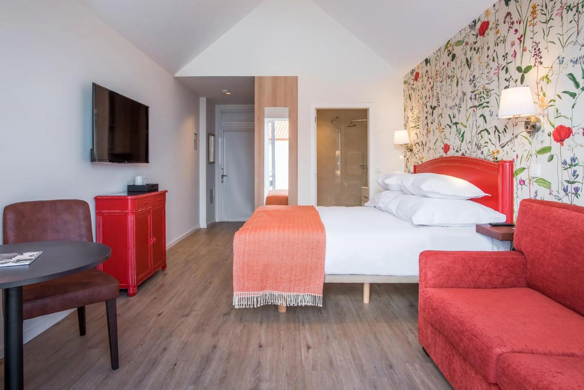 Bedroom, Bed in Pestana Quinta do Arco Nature & Rose Garden Hotel