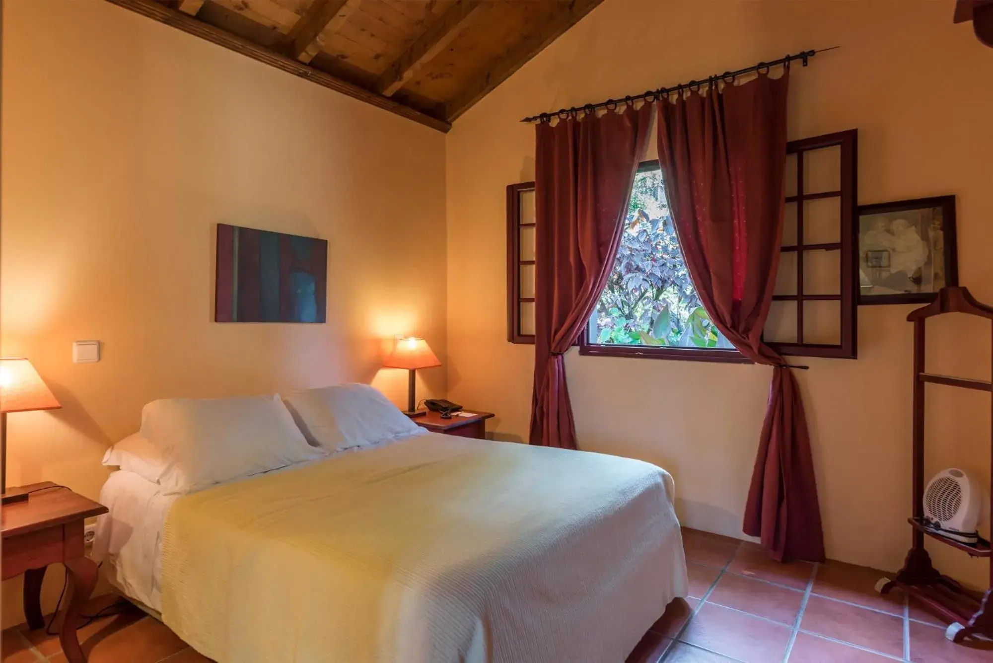 Bedroom, Bed in Pestana Quinta do Arco Nature & Rose Garden Hotel Bedroom, Bed in Pestana Quinta do Arco Nature & Rose Garden Hotel