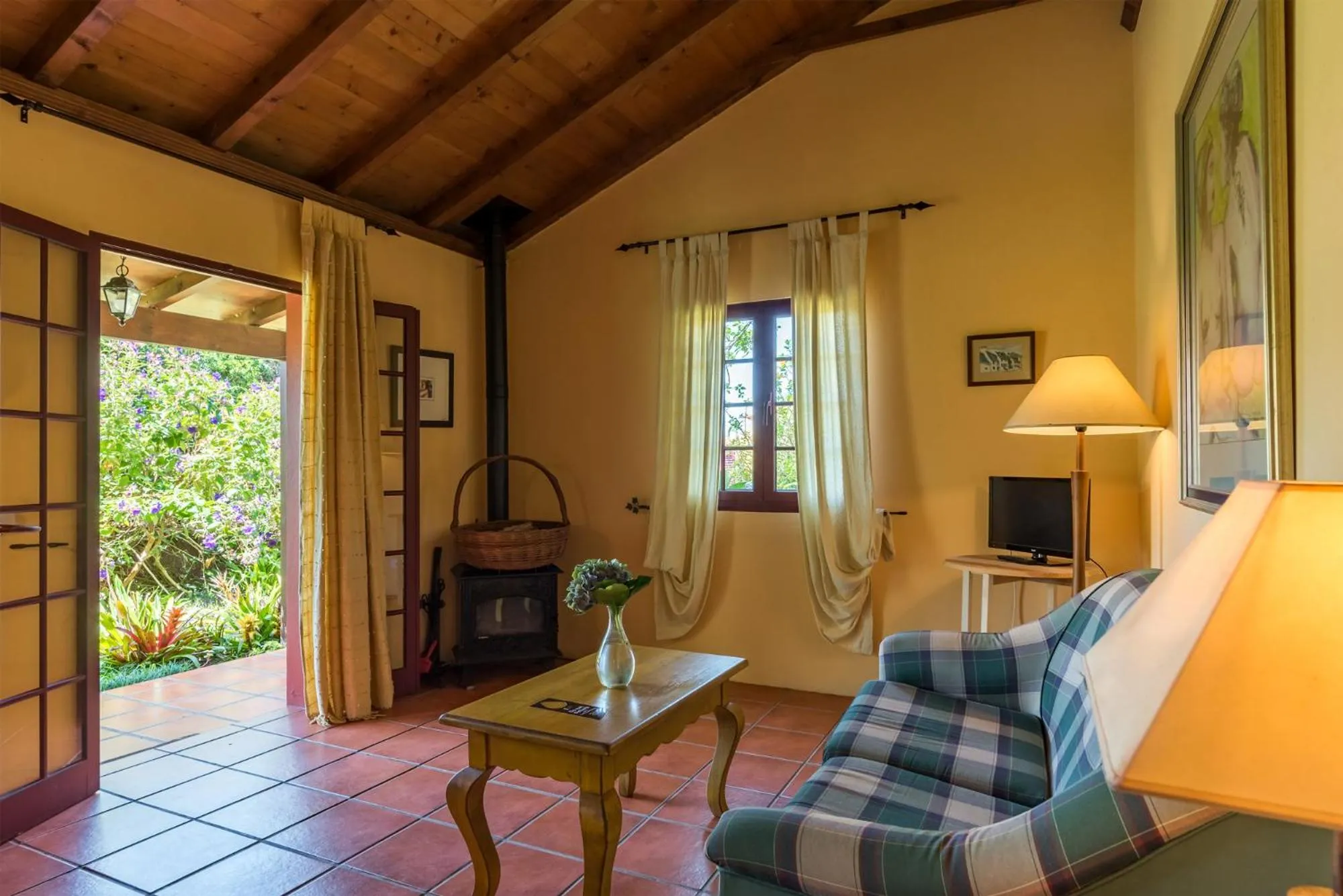 Living room in Pestana Quinta do Arco Nature & Rose Garden Hotel