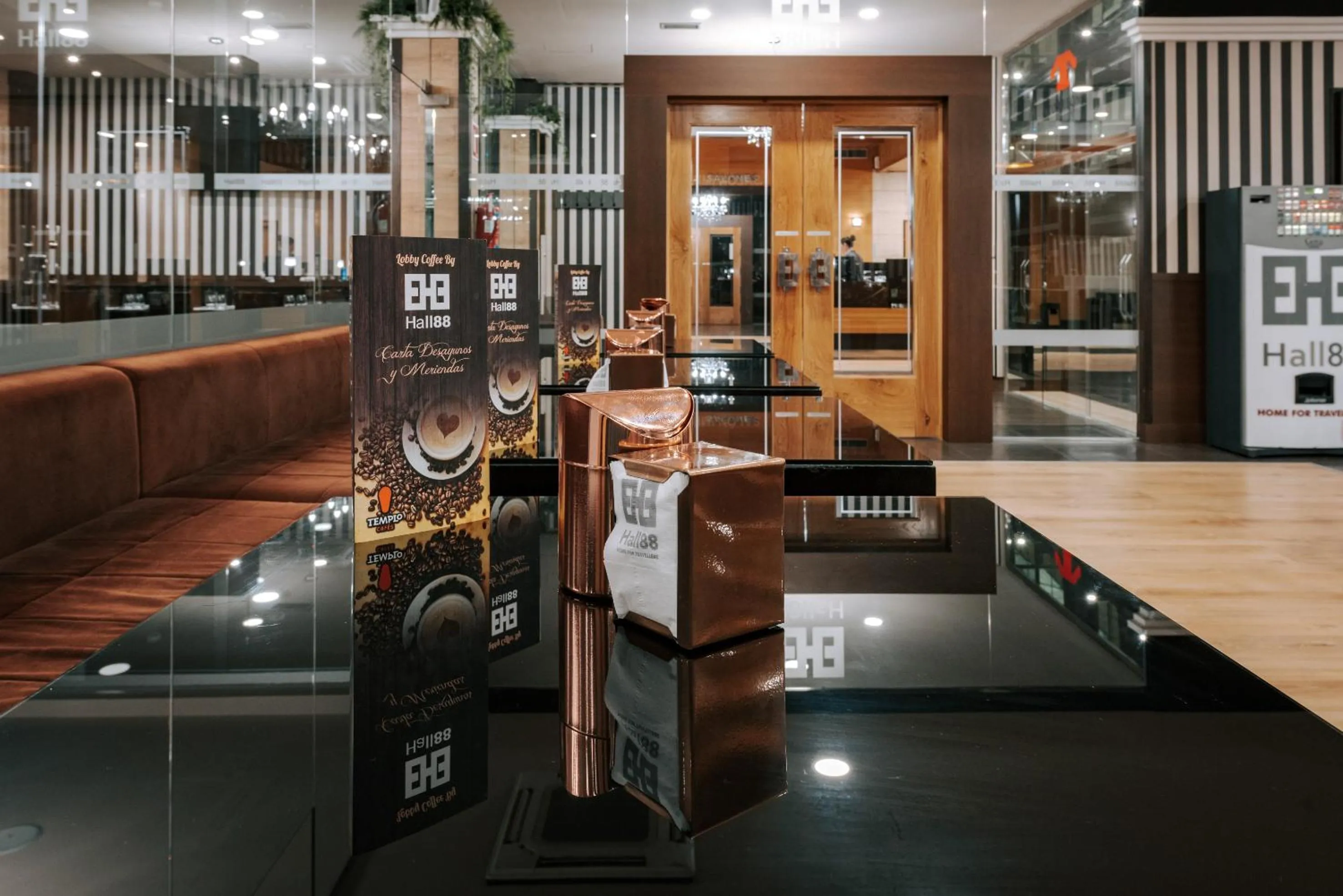 Lounge or bar in Zenit Aparthotel Hall 88