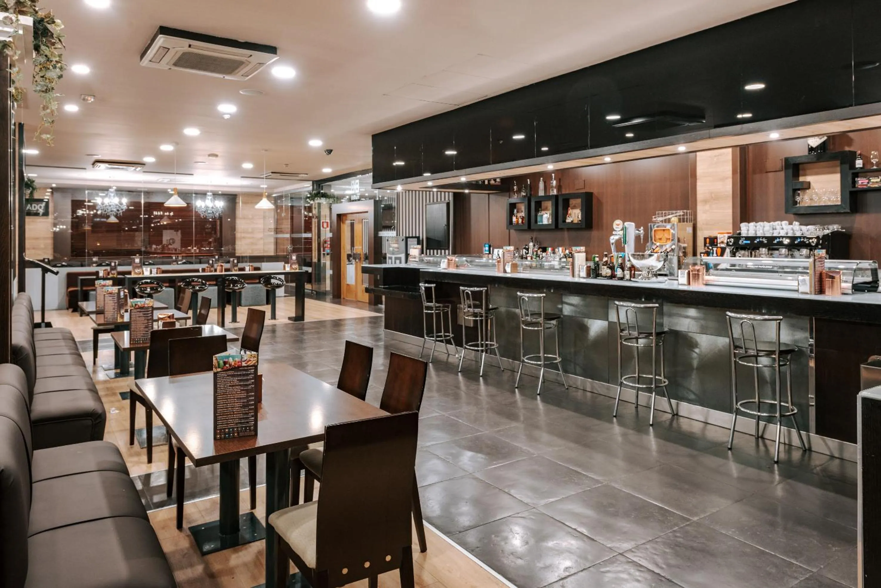 Lounge or bar in Zenit Aparthotel Hall 88