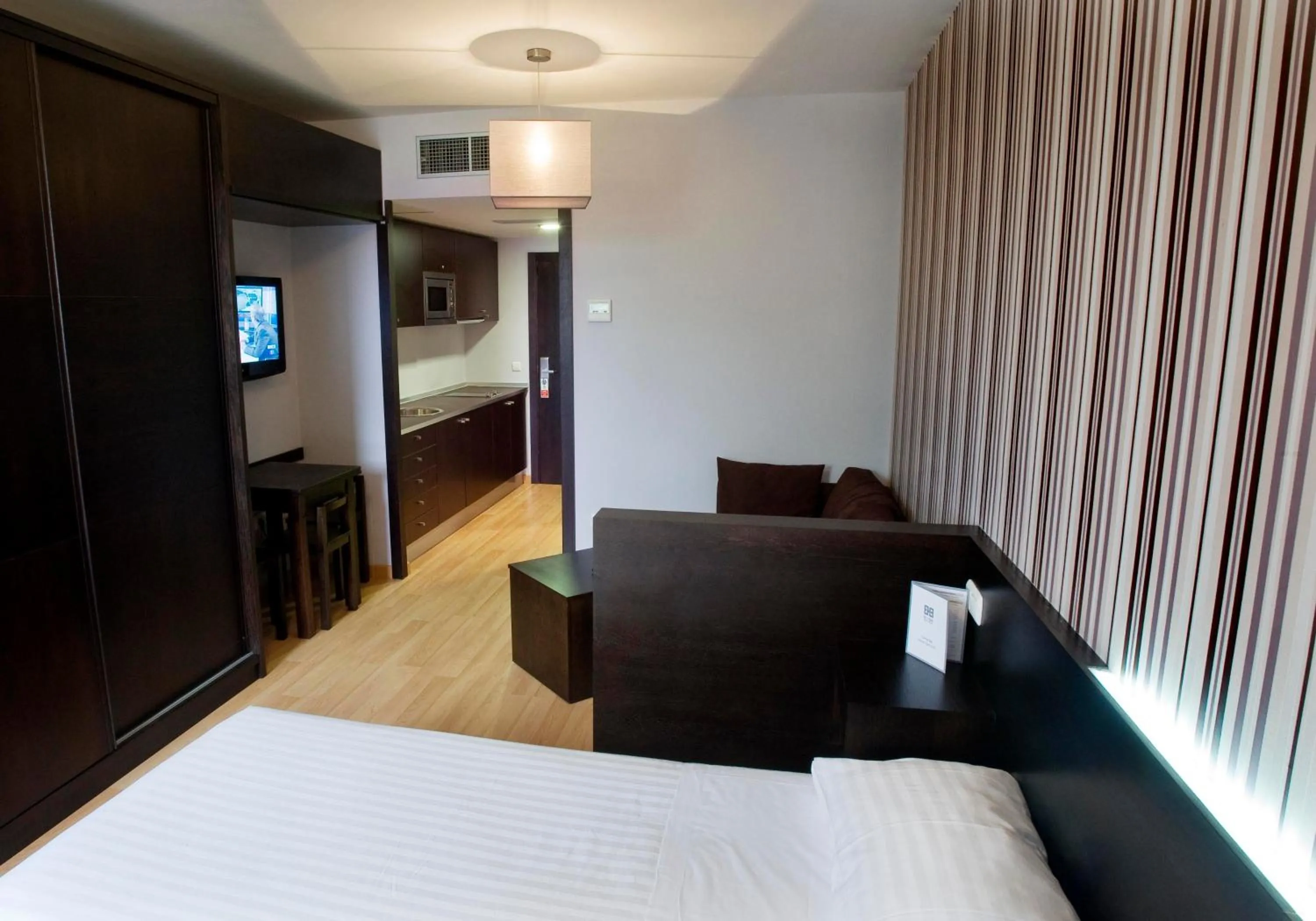 Bed in Zenit Aparthotel Hall 88