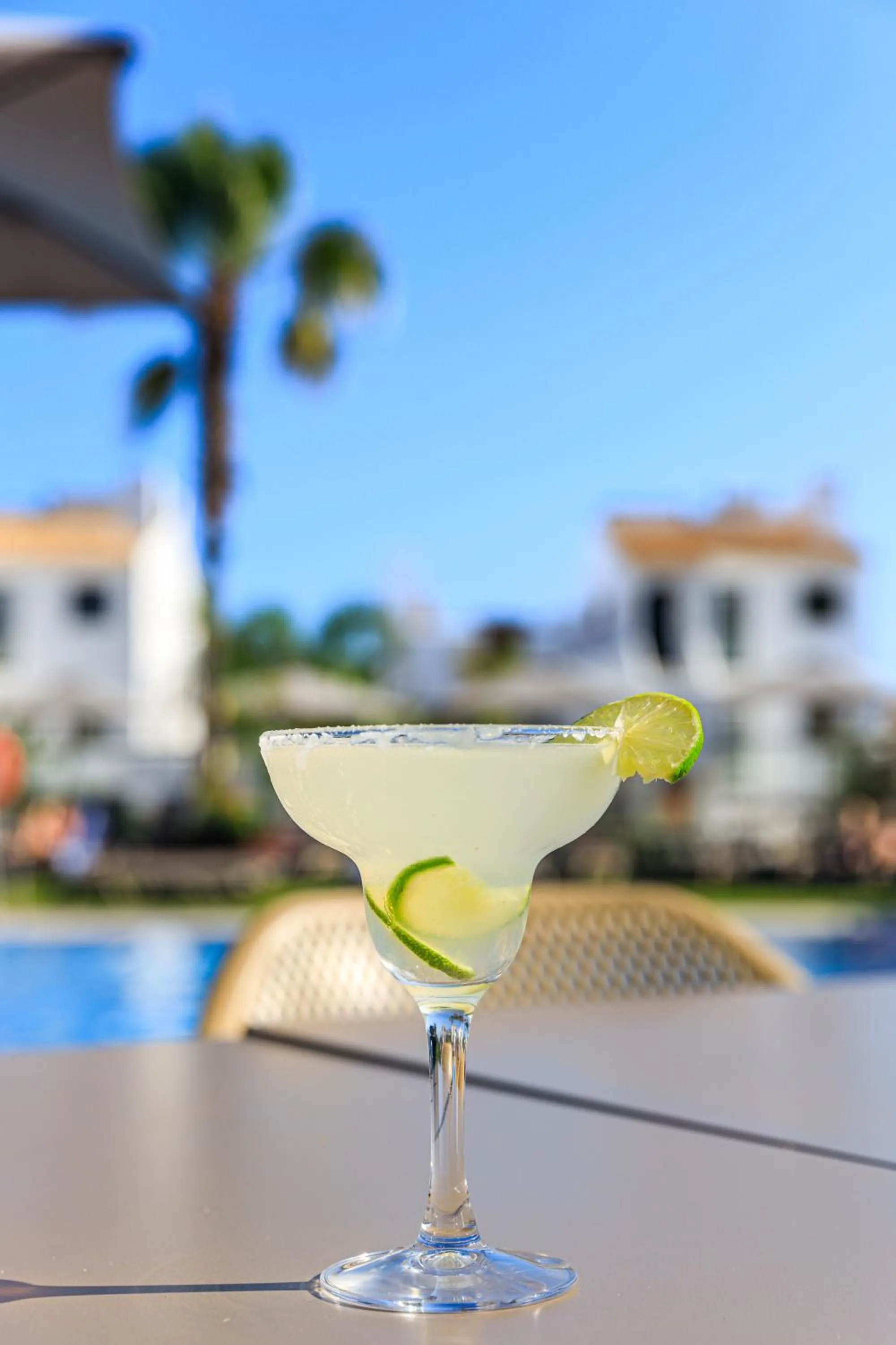 Restaurant/places to eat in Apartamentos Honorio - Pool and Garden