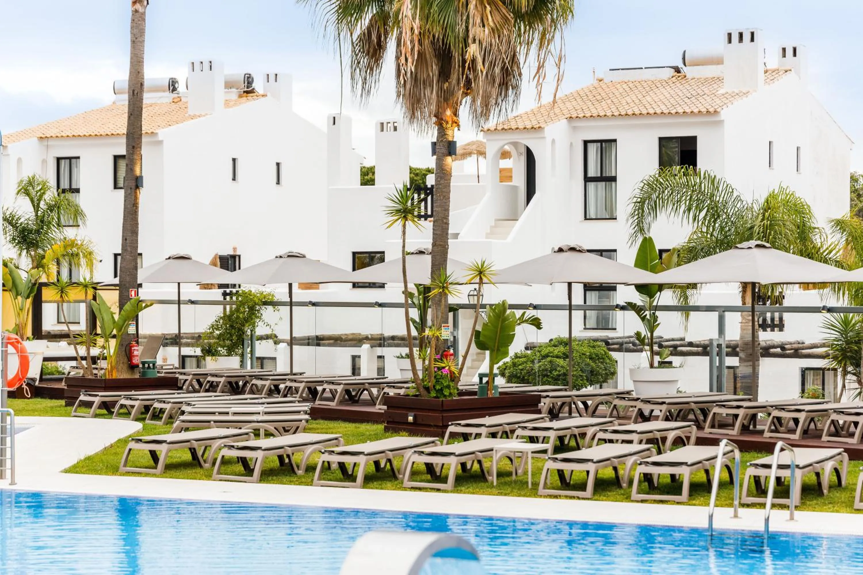 Swimming pool in Apartamentos Honorio - Pool and Garden