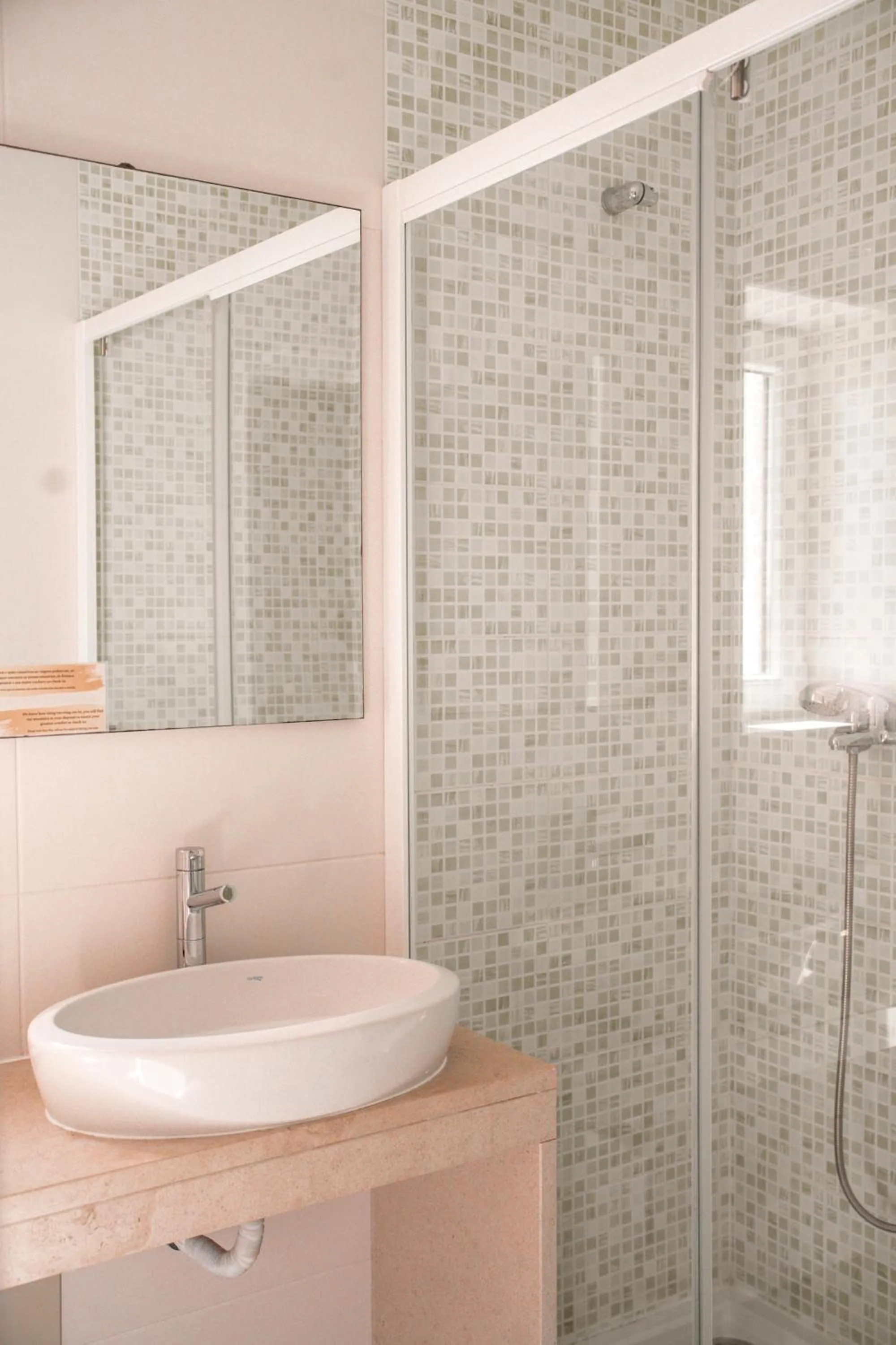 Shower in Apartamentos Honorio - Pool and Garden