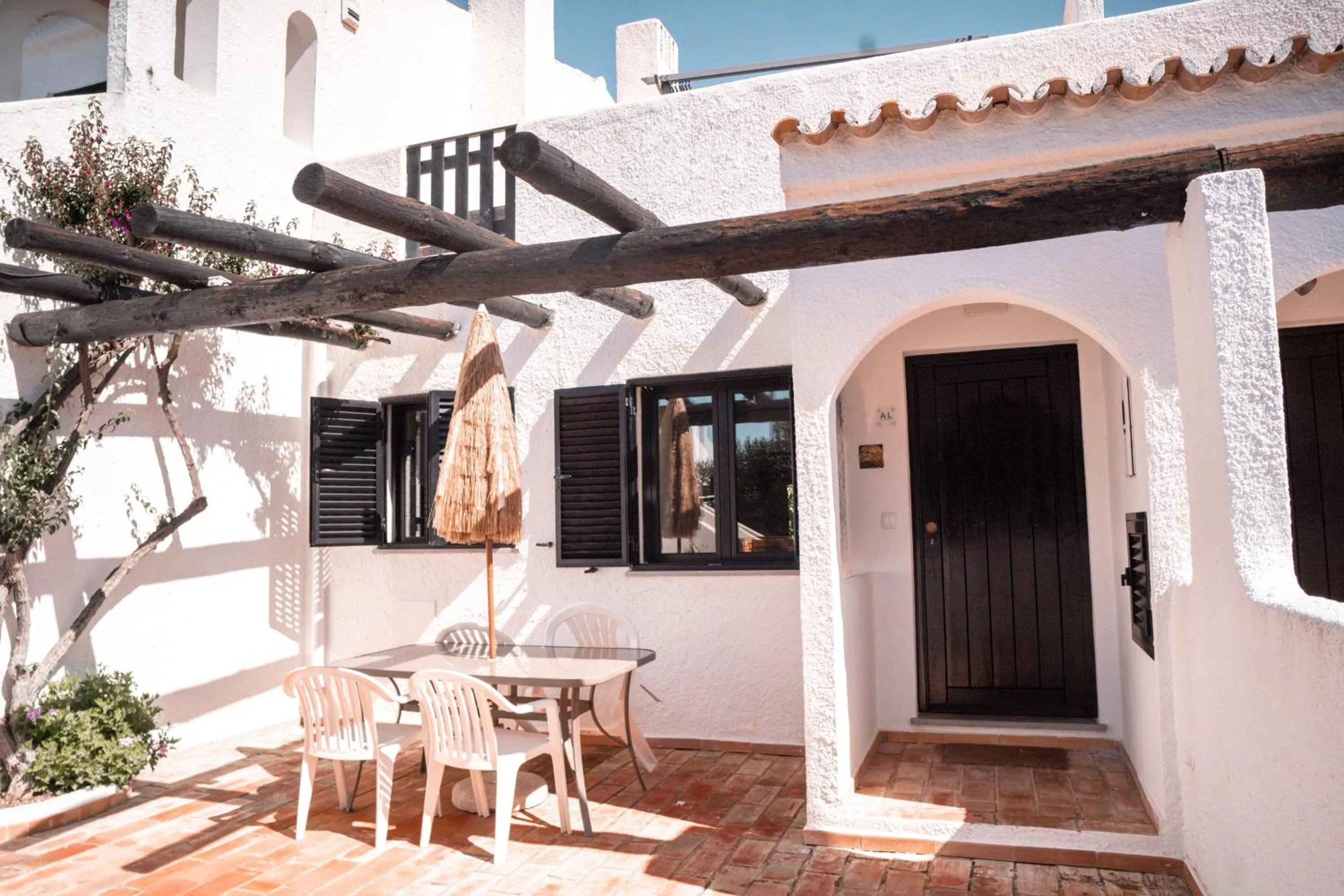 Patio in Apartamentos Honorio - Pool and Garden