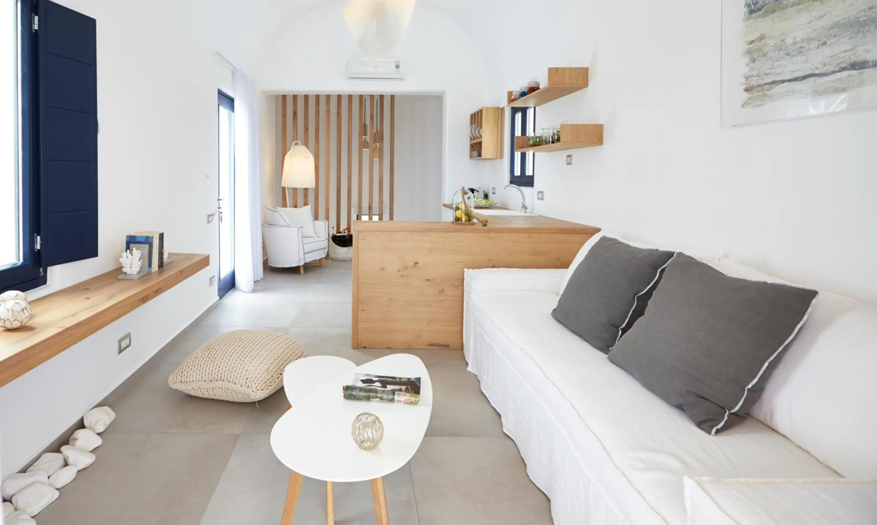 Library, Bed in Amor Hideaway Villas