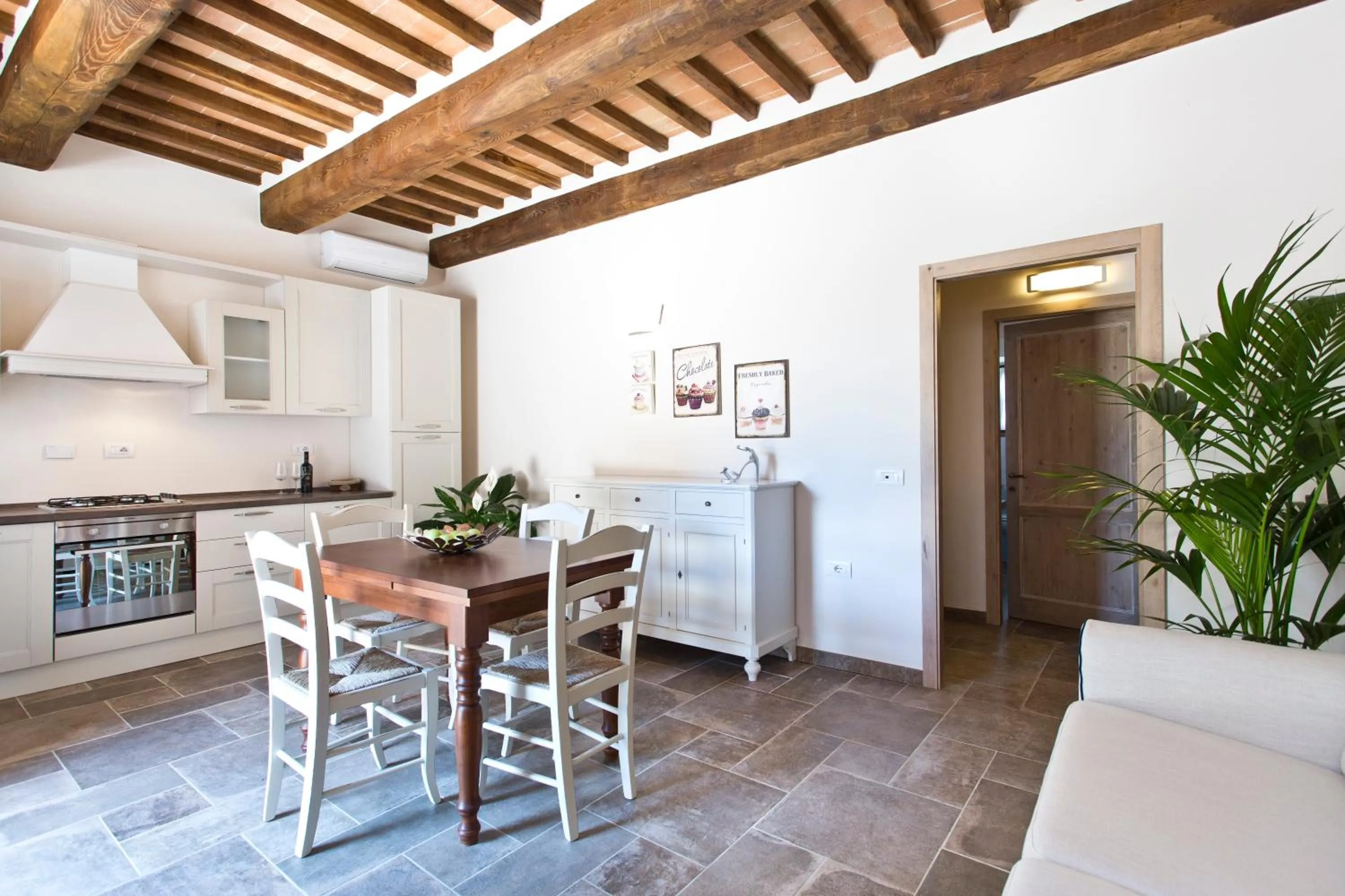 Kitchen or kitchenette in Casale San Galgano