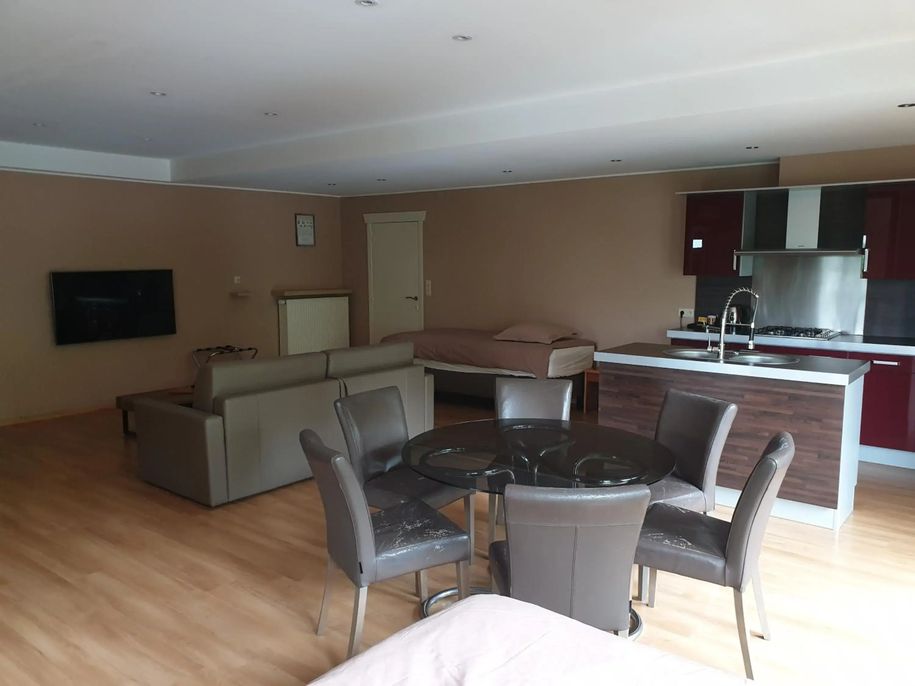 One-Bedroom Apartment with Terrace in Hotel Belvedere One-Bedroom Apartment with Terrace in Hotel Belvedere