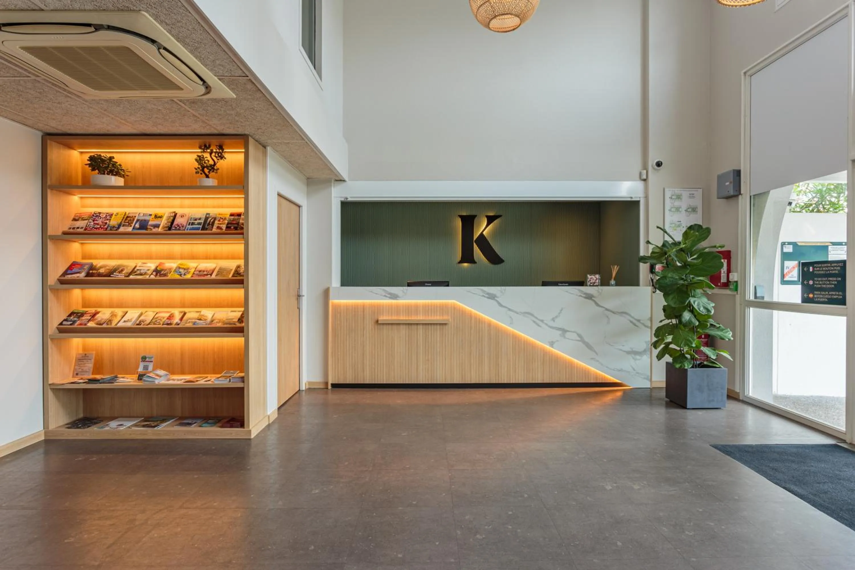 Lobby or reception in Kyriad Anglet - Biarritz