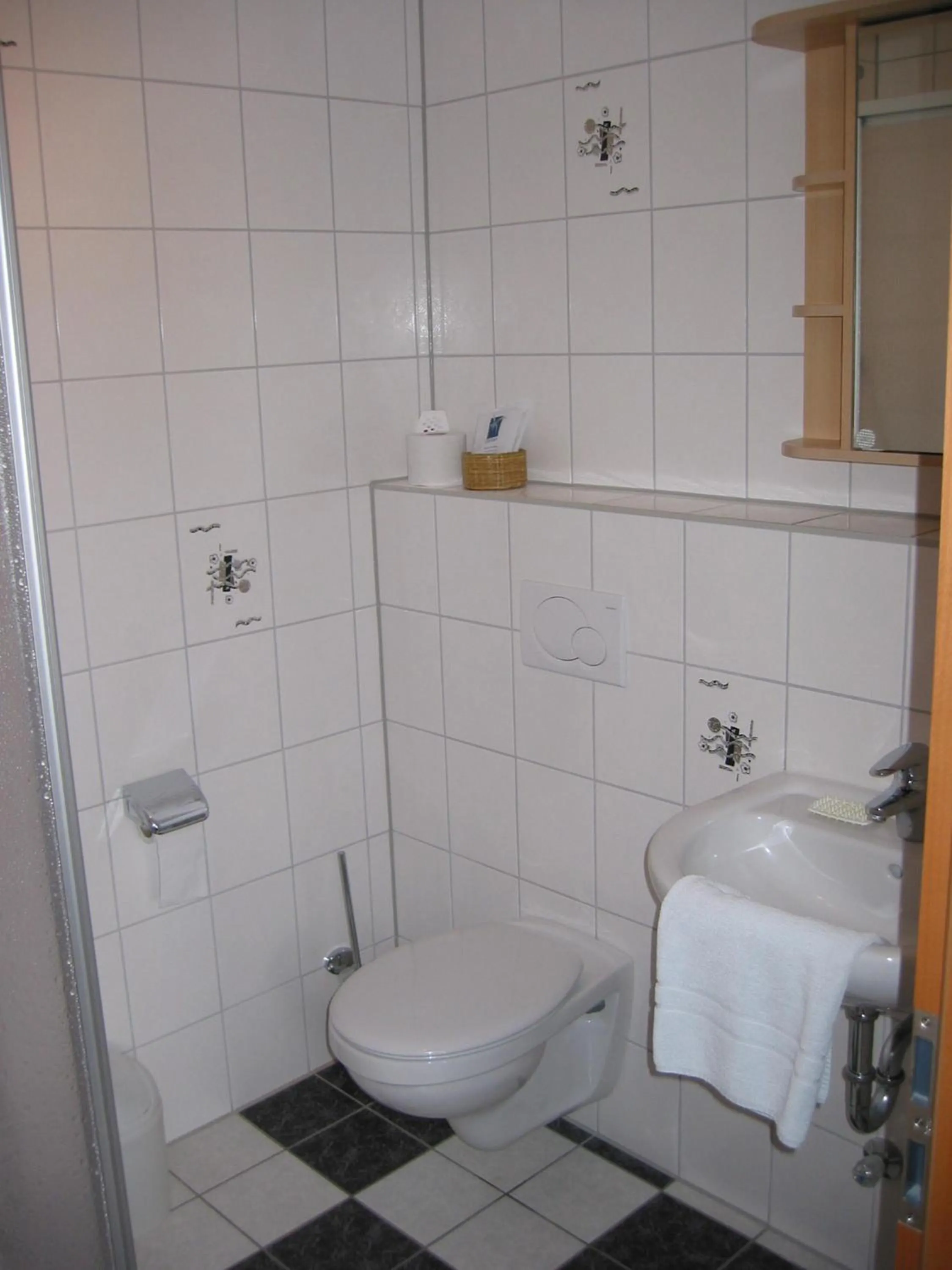 Shower in Waldpension Jägerstüberl