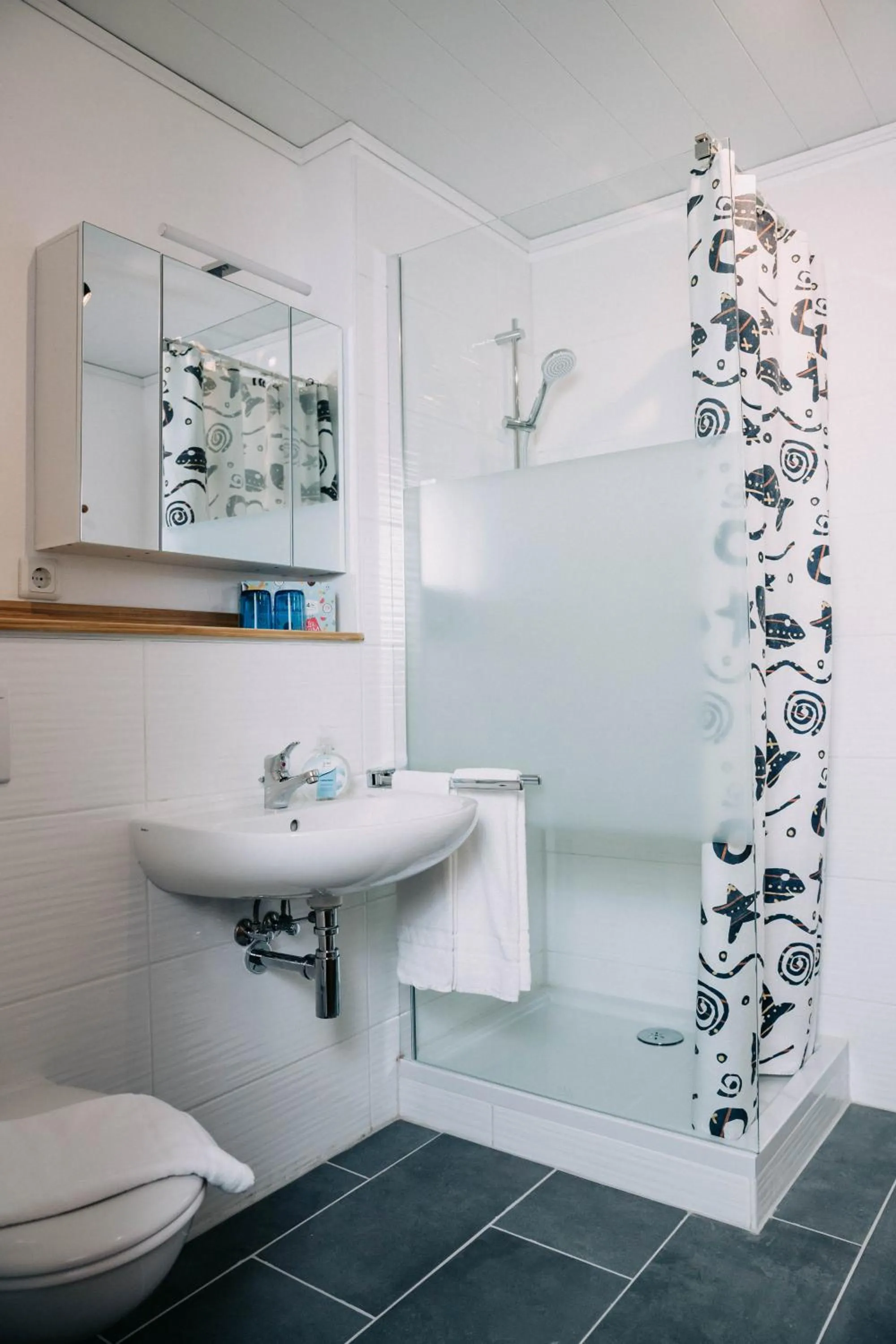 Bathroom in Waldpension Jägerstüberl