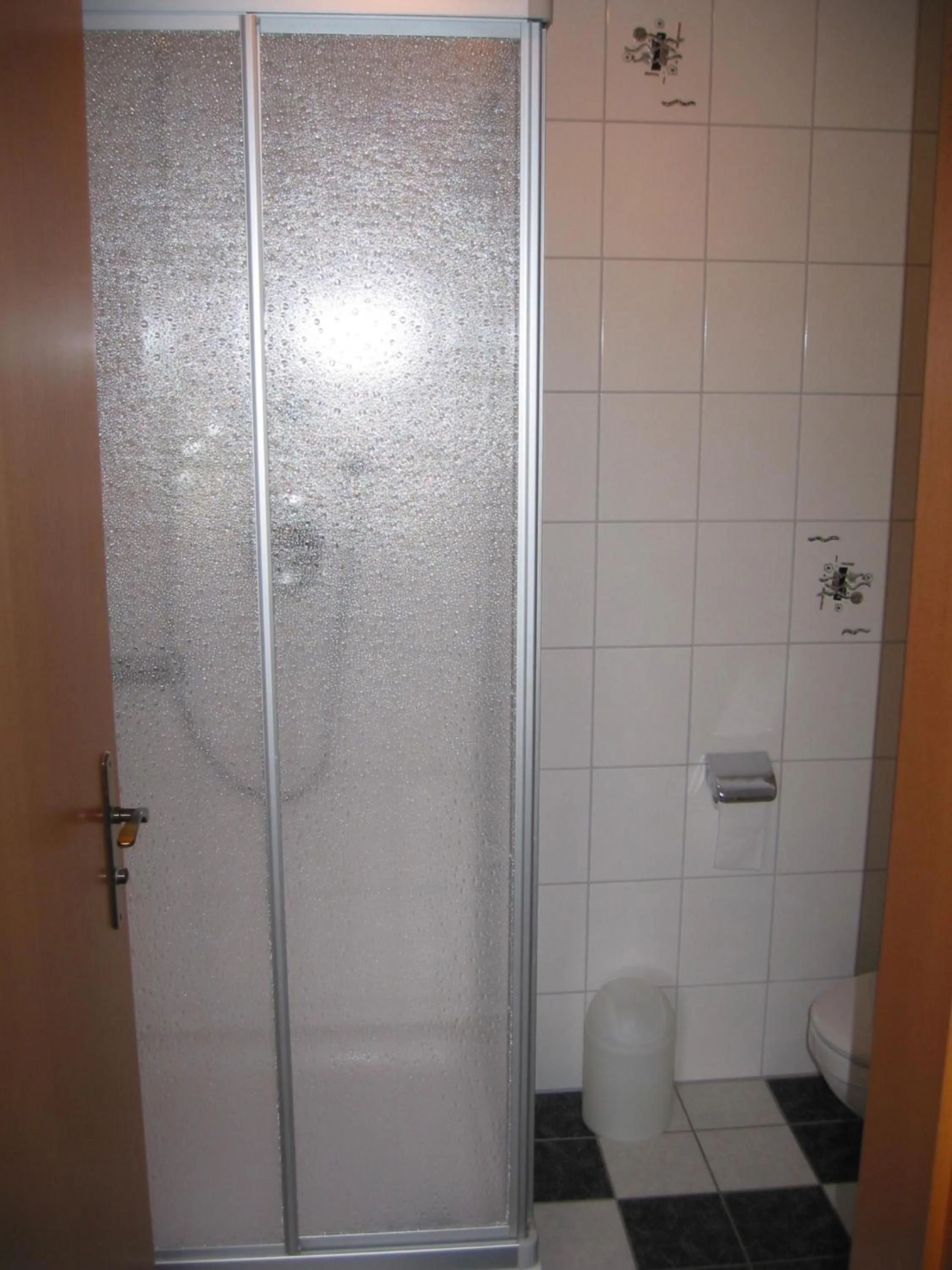 Shower in Waldpension Jägerstüberl