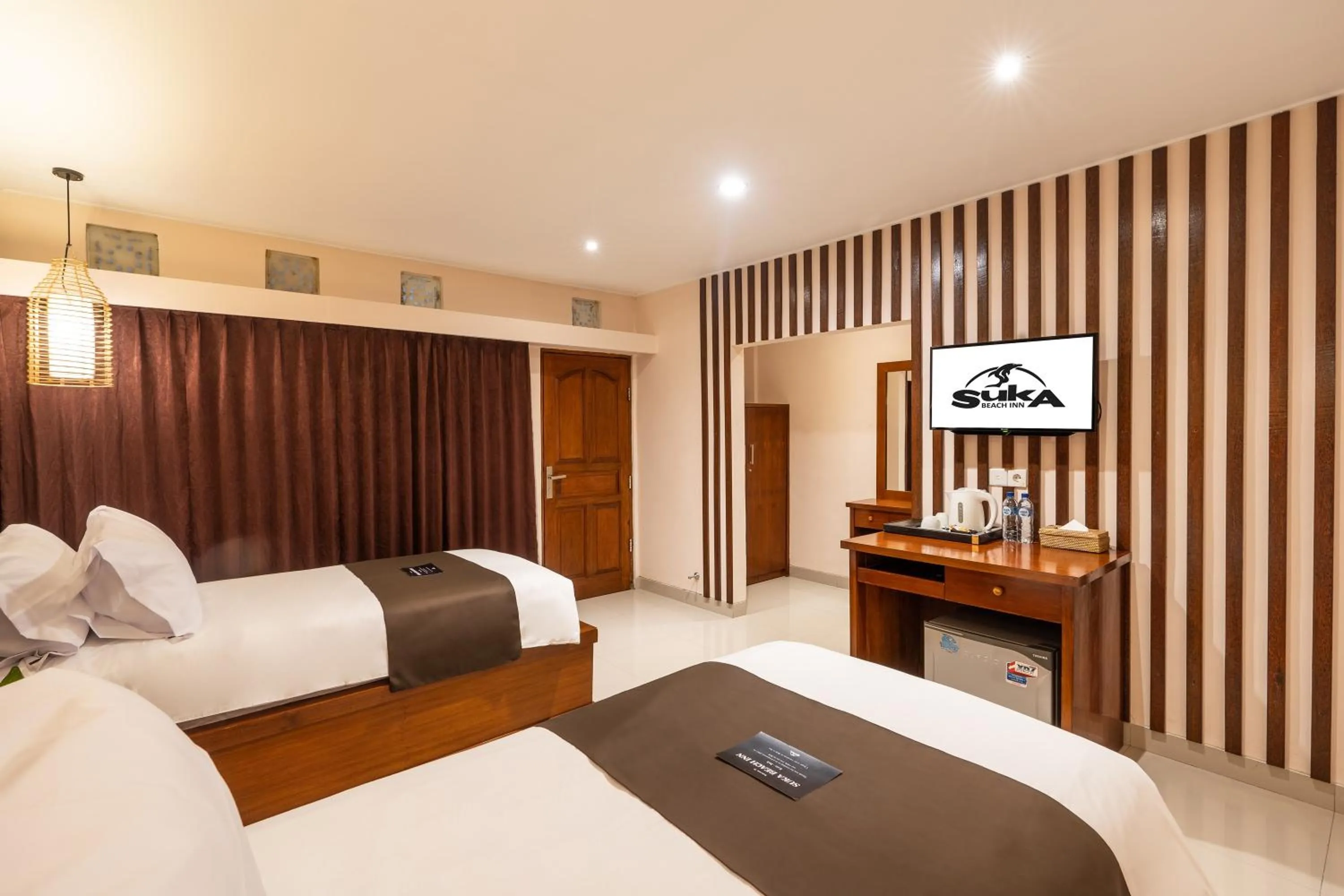 Bedroom, Bed in Suka Beach Inn