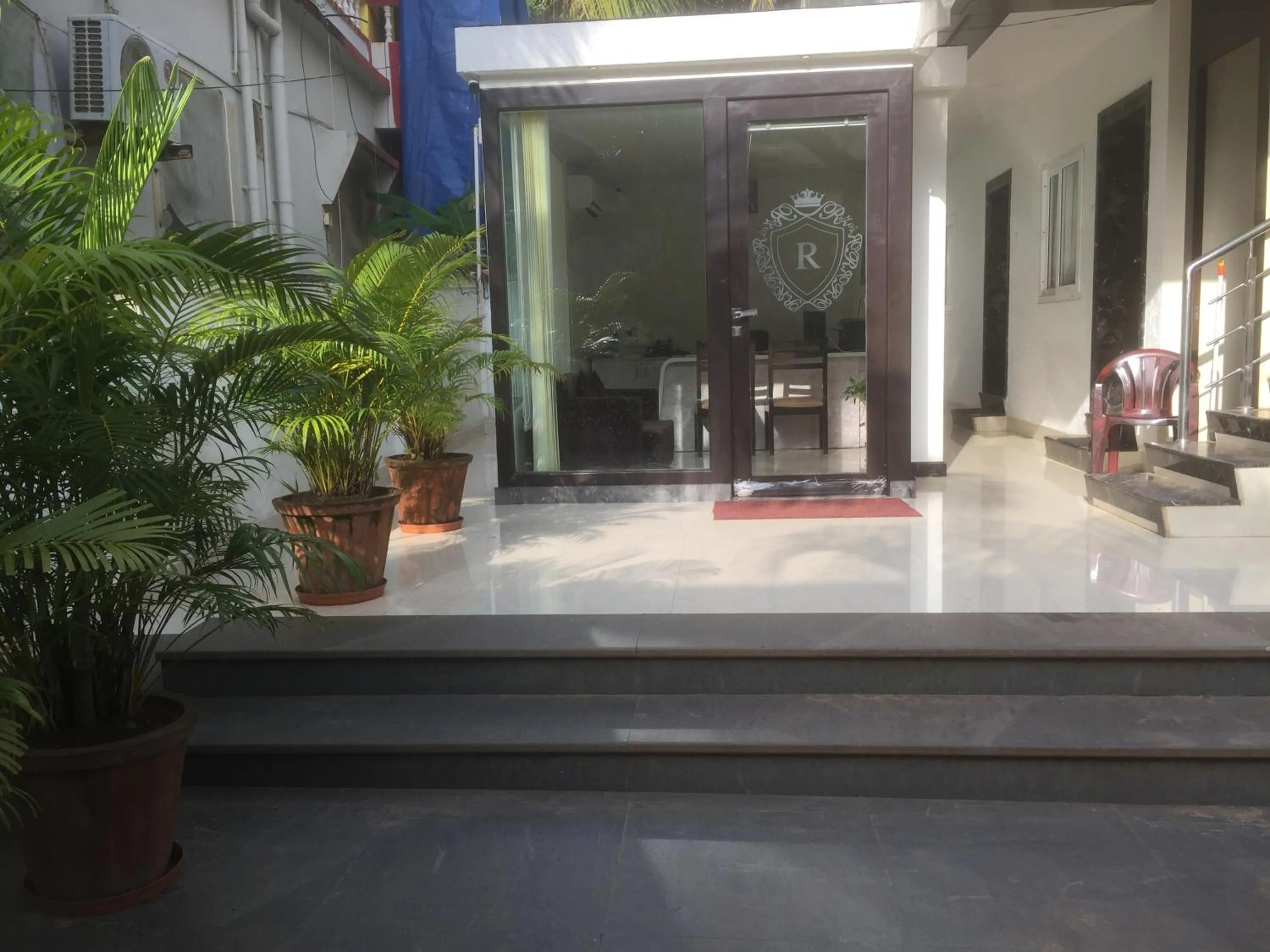 Facade/entrance in Hotel Rezo's