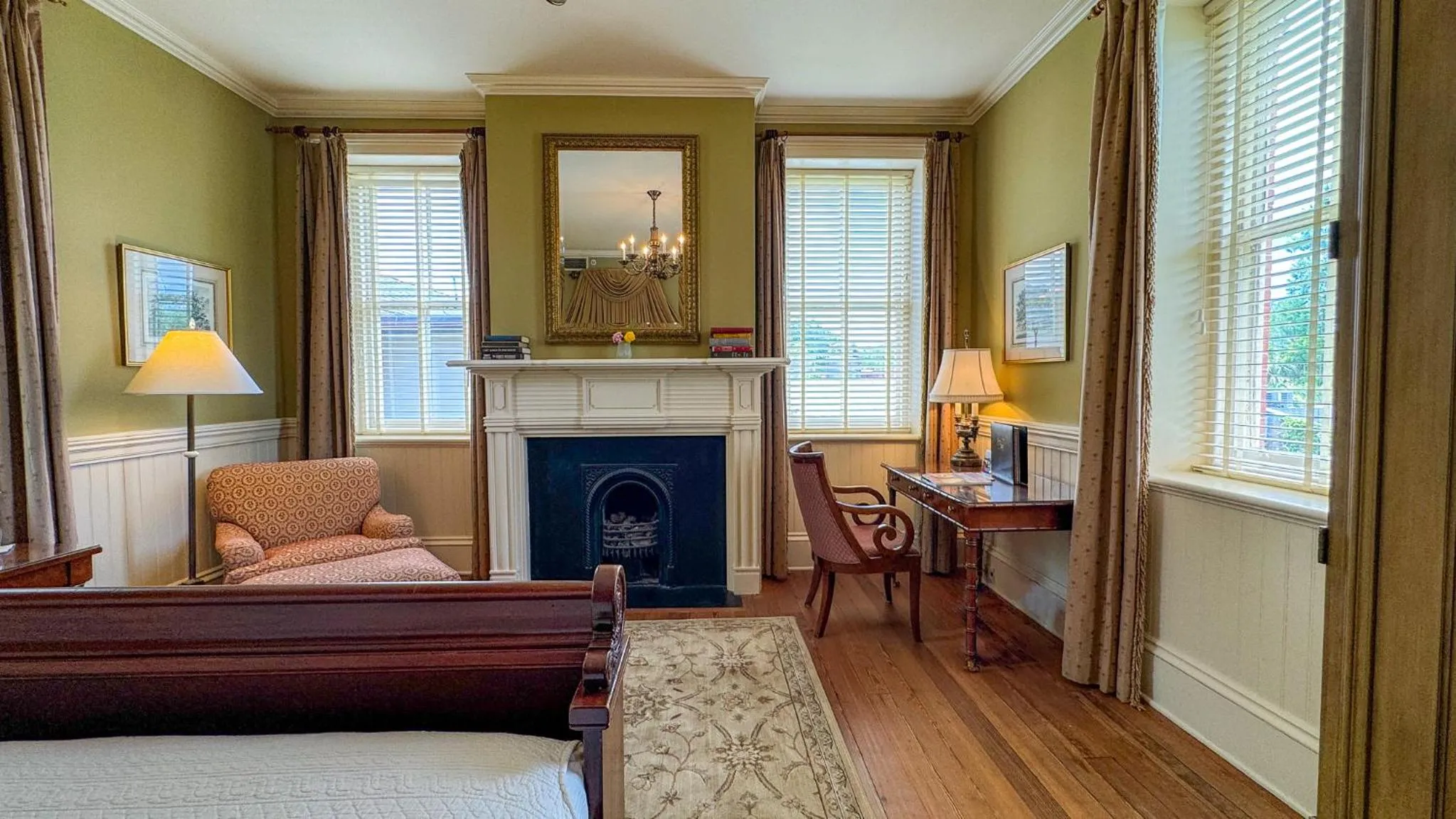 Photo of the whole room in Wentworth Mansion