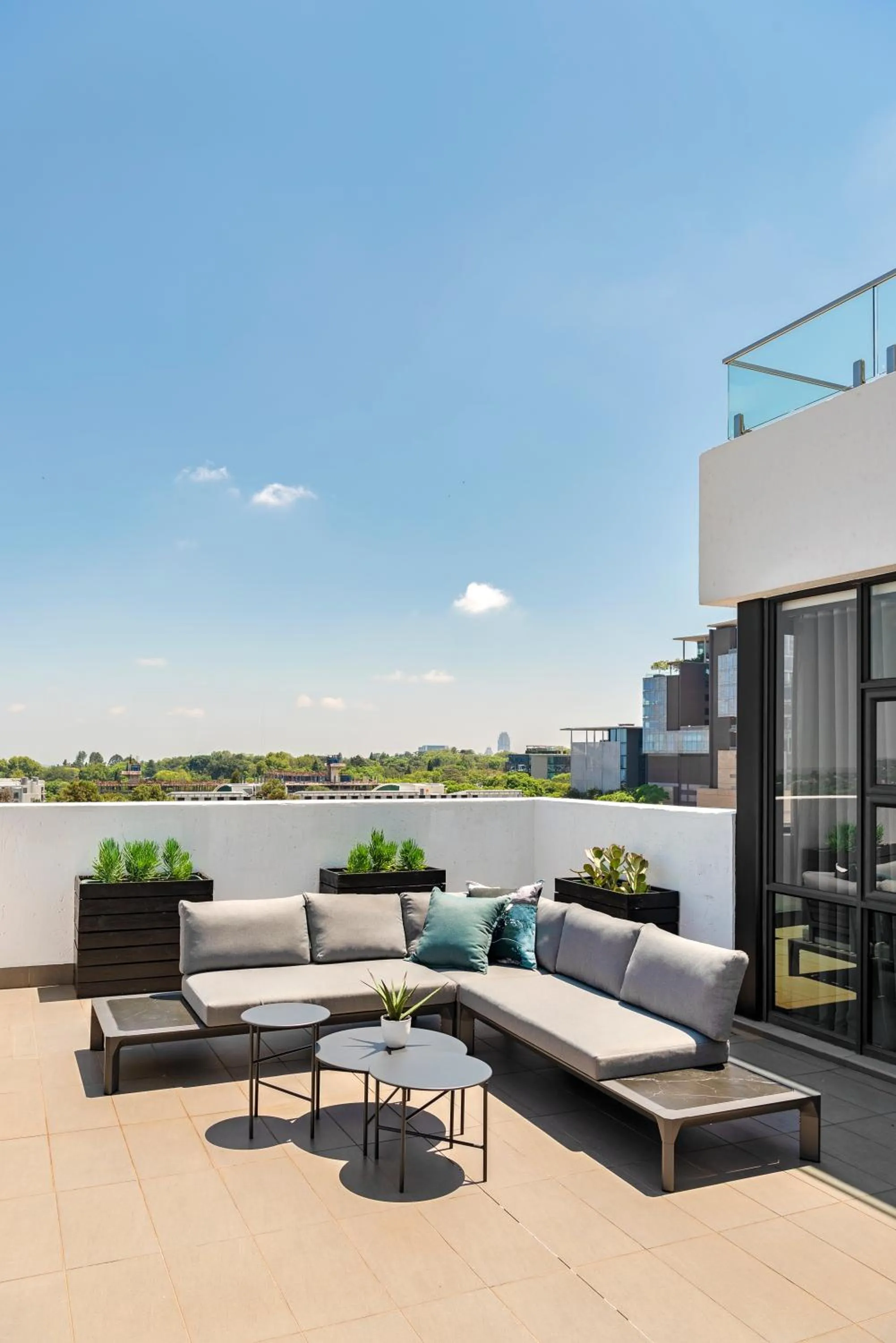 Property building in CAG The Vantage Rosebank