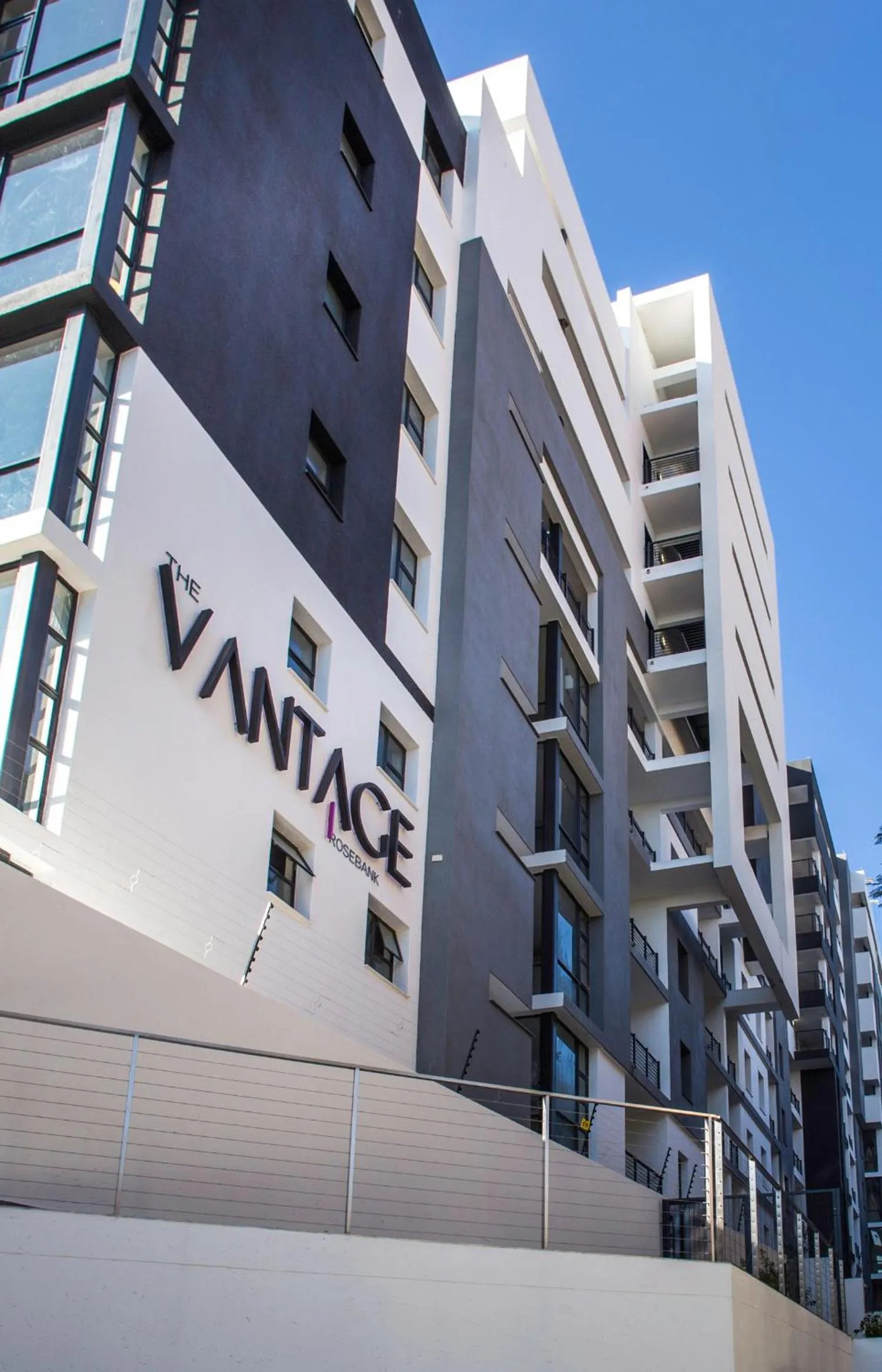 Property building in CAG The Vantage Rosebank