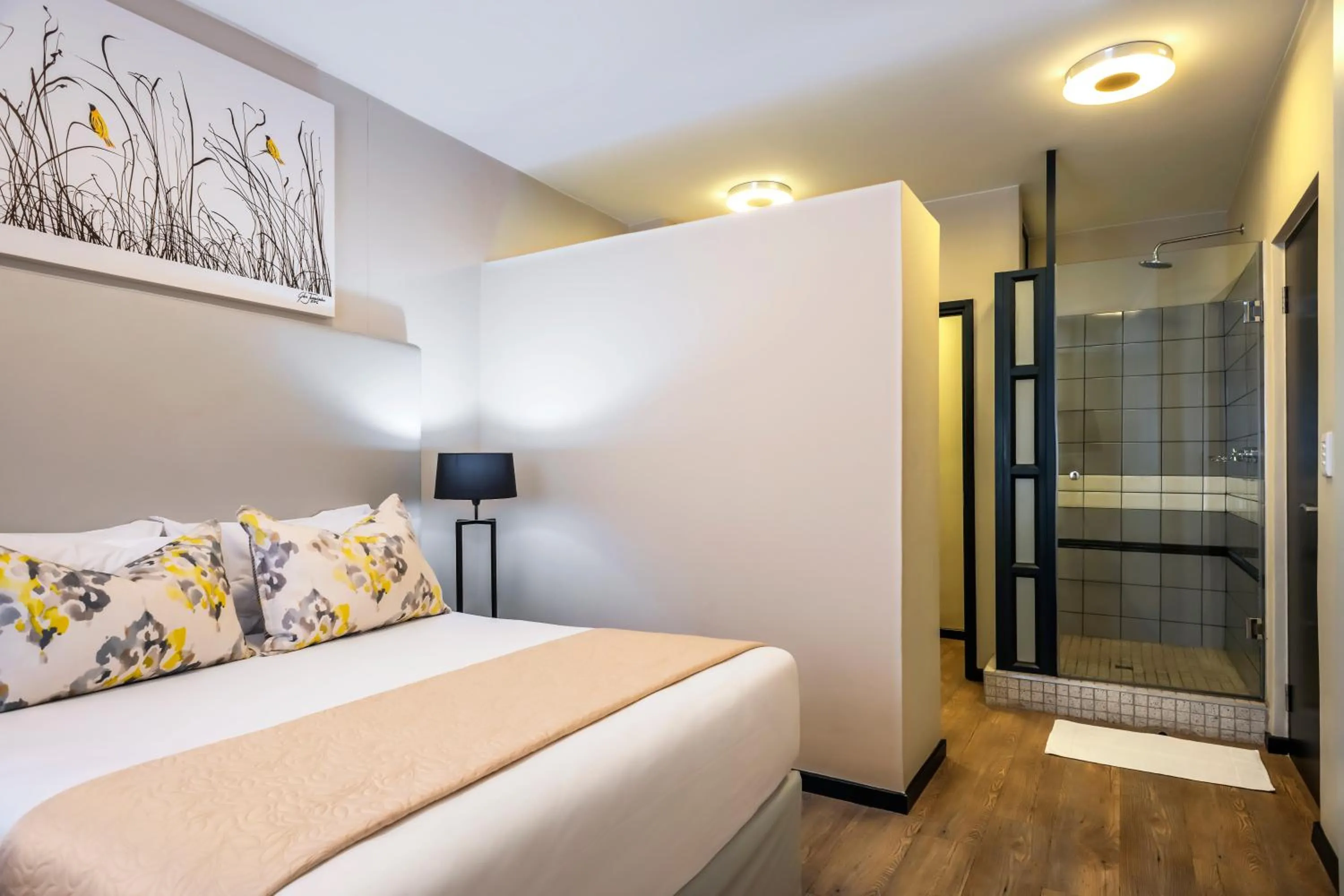 Shower, Bed in CAG The Vantage Rosebank