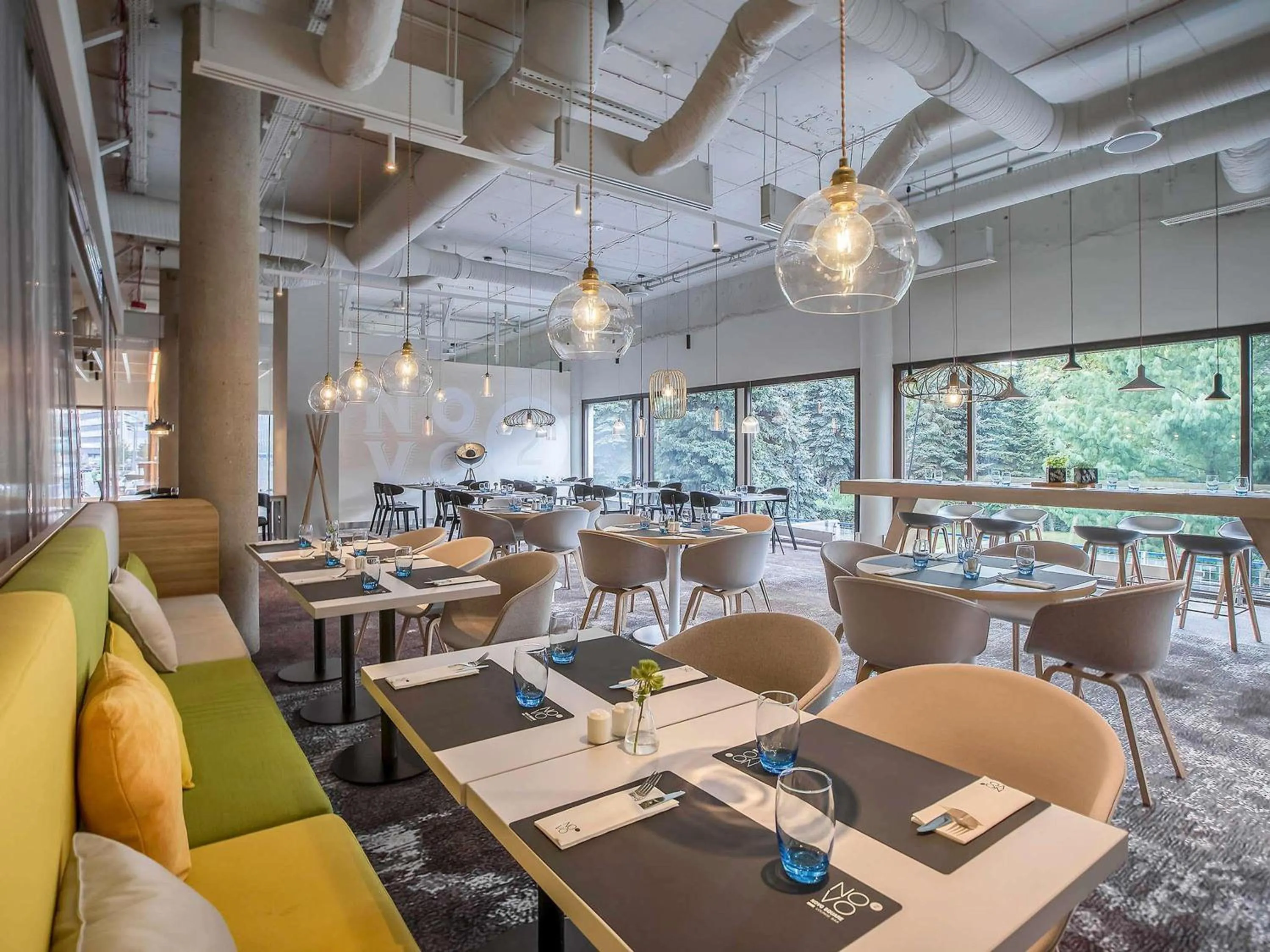 Restaurant/places to eat in Novotel Wrocław Centrum