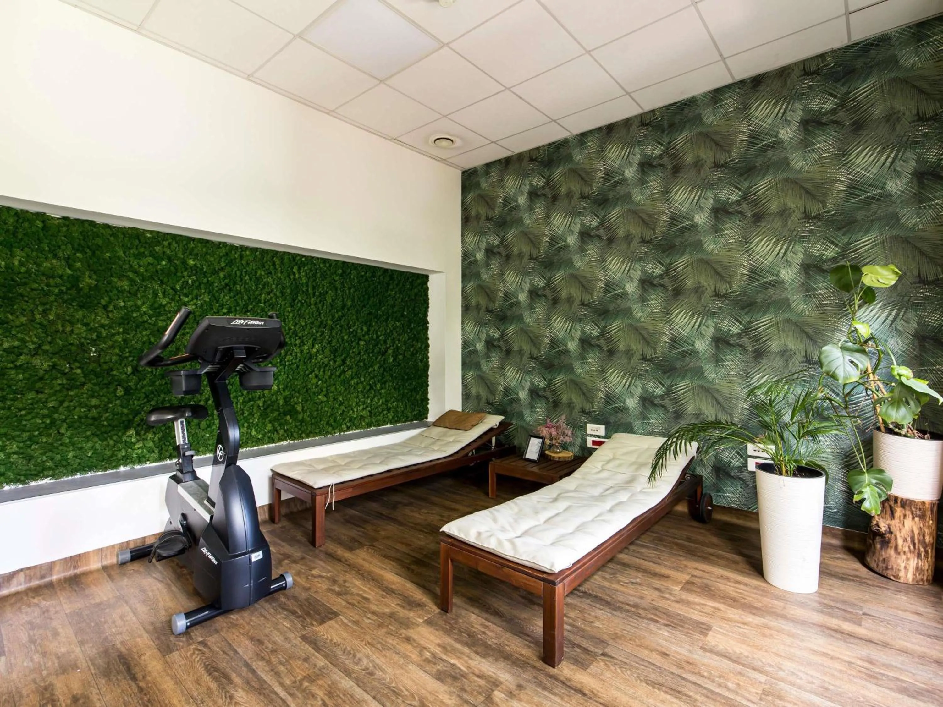 Fitness centre/facilities in Novotel Wrocław Centrum