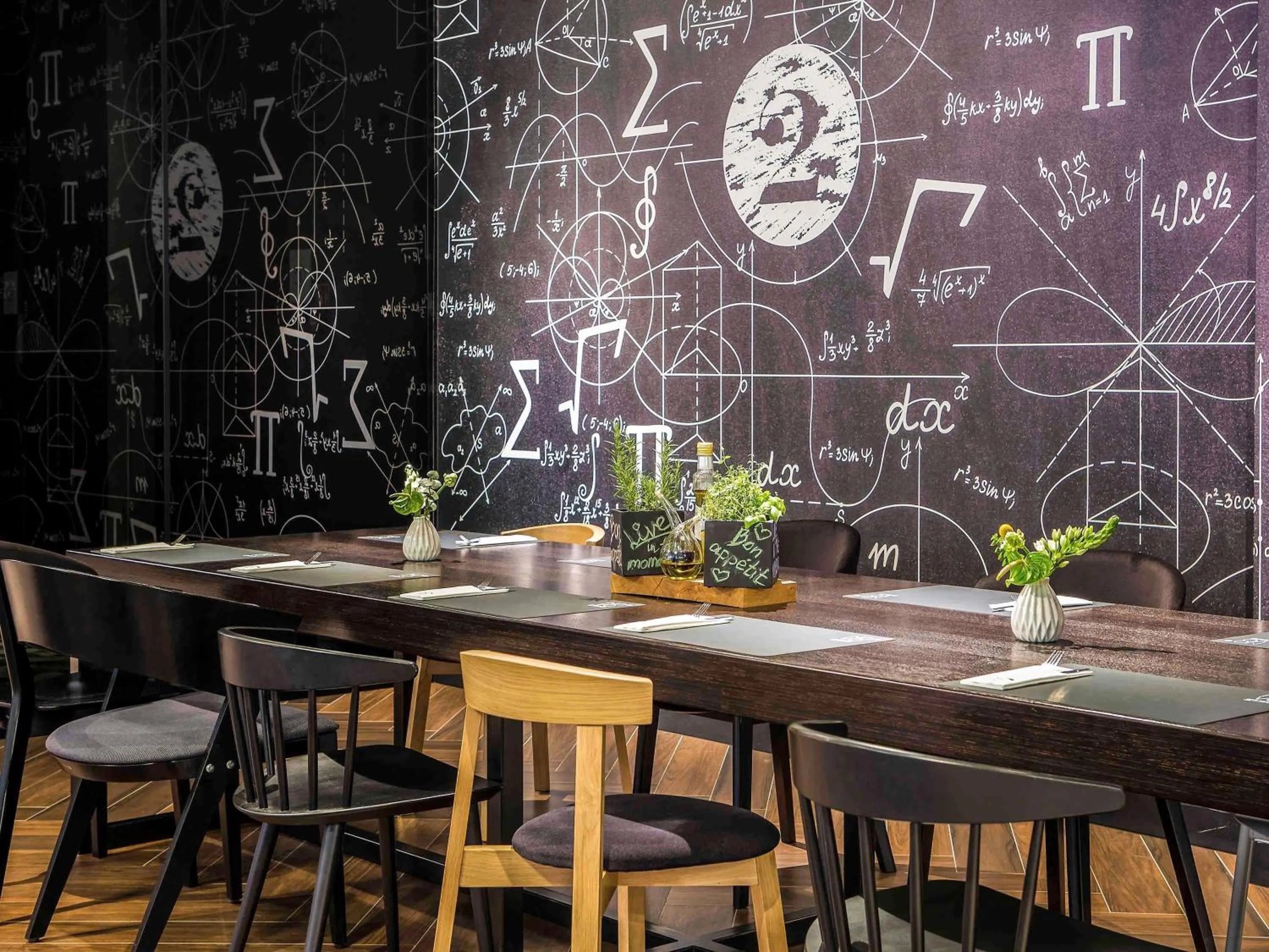 Restaurant/places to eat in Novotel Wrocław Centrum